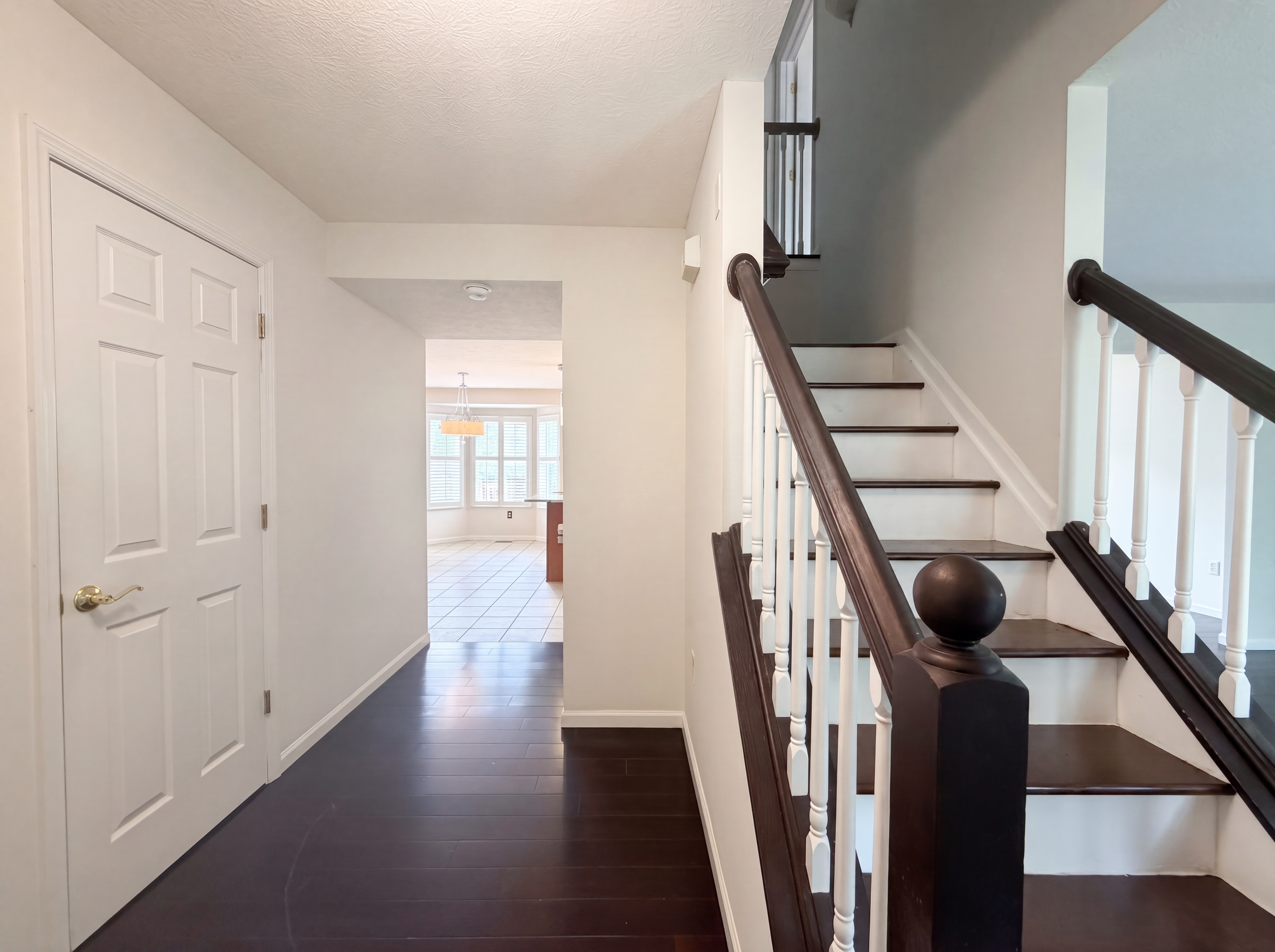 Photo 6 of 44 of 7966 Lazelle Woods Dr, Westerville, OH