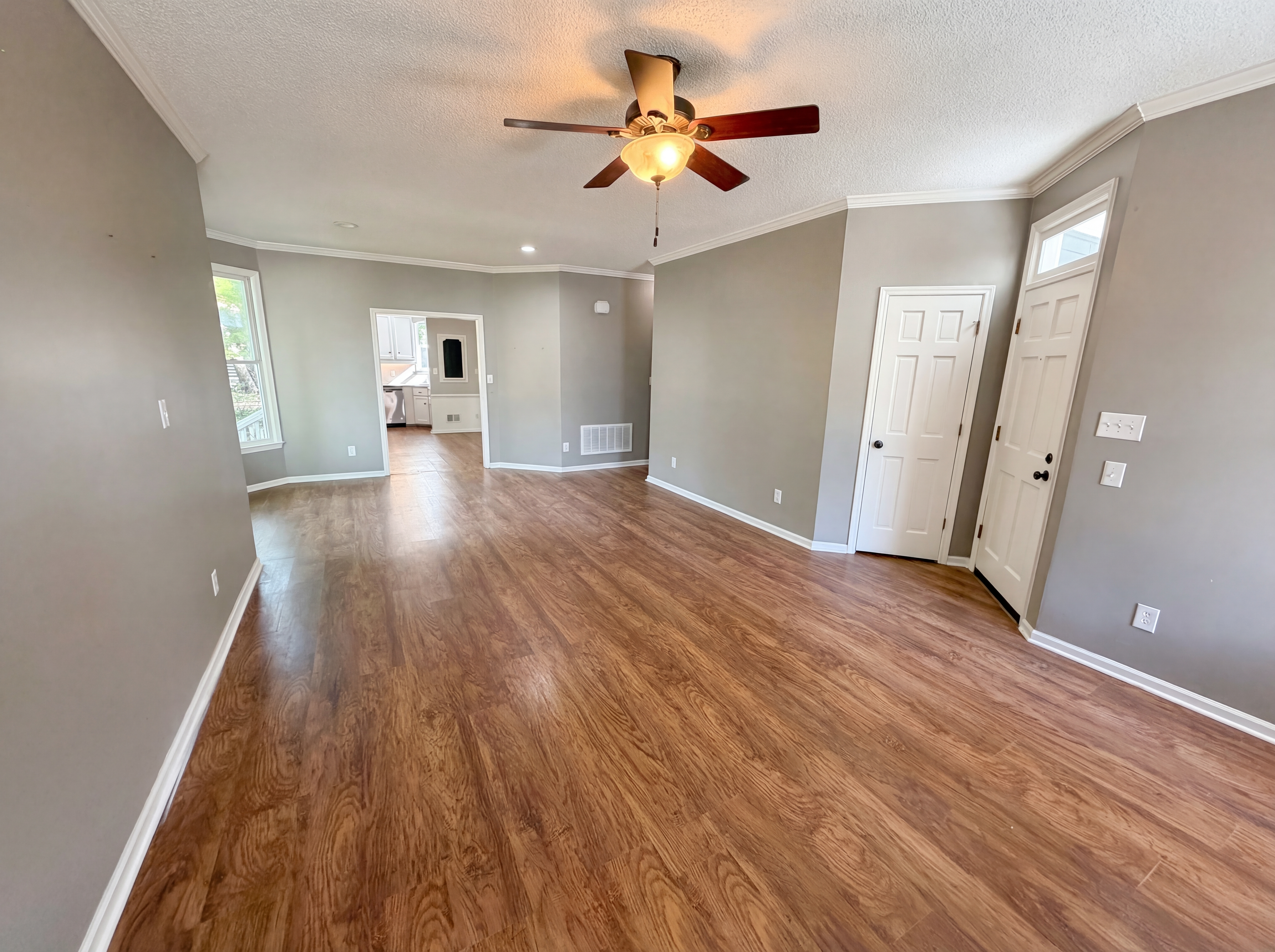Photo 10 of 20 of 204 Wallace Cir, Lexington, SC