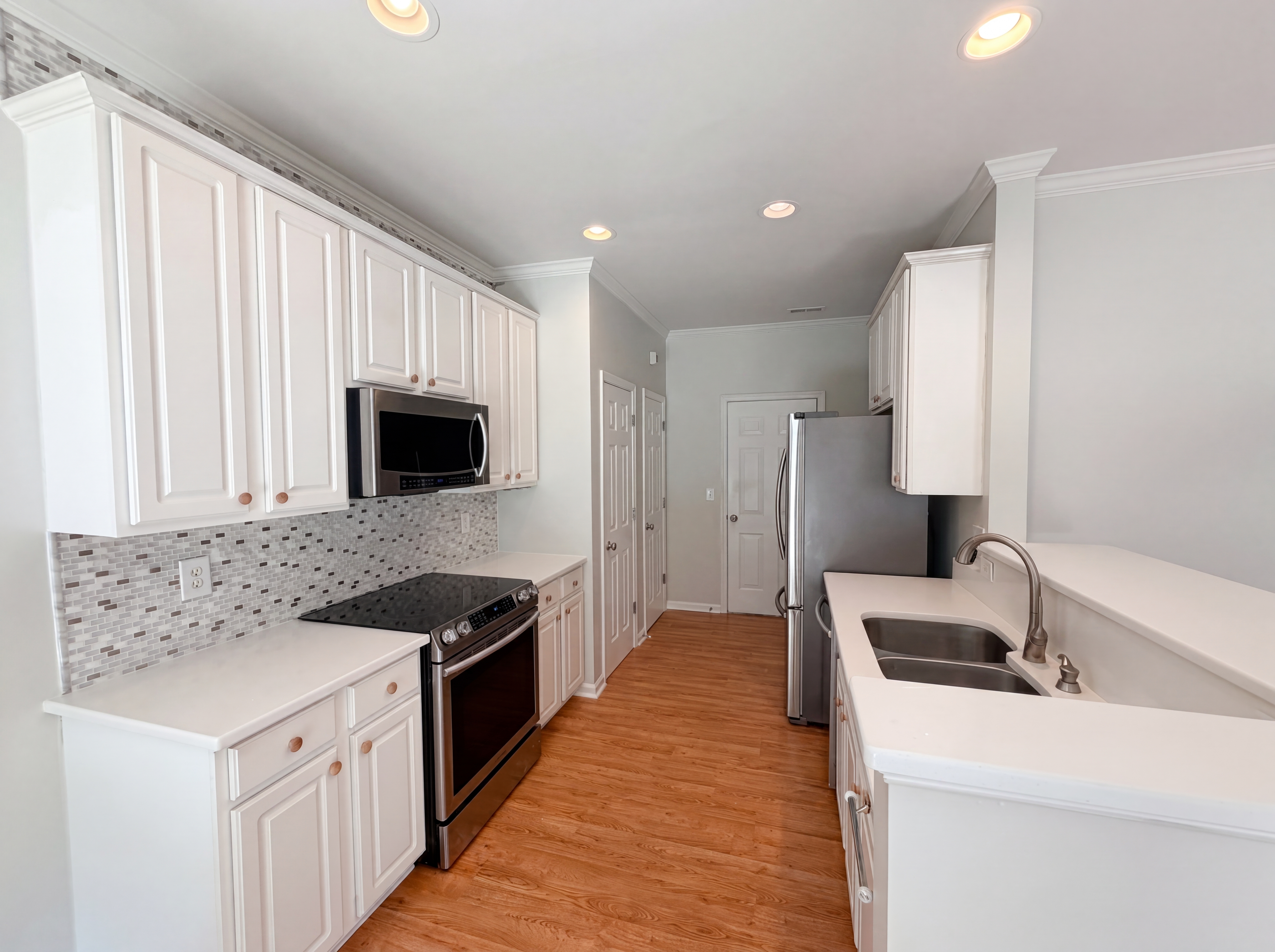 Photo 2 of 17 of 8409 Aztec Dawn Ct, Raleigh, NC