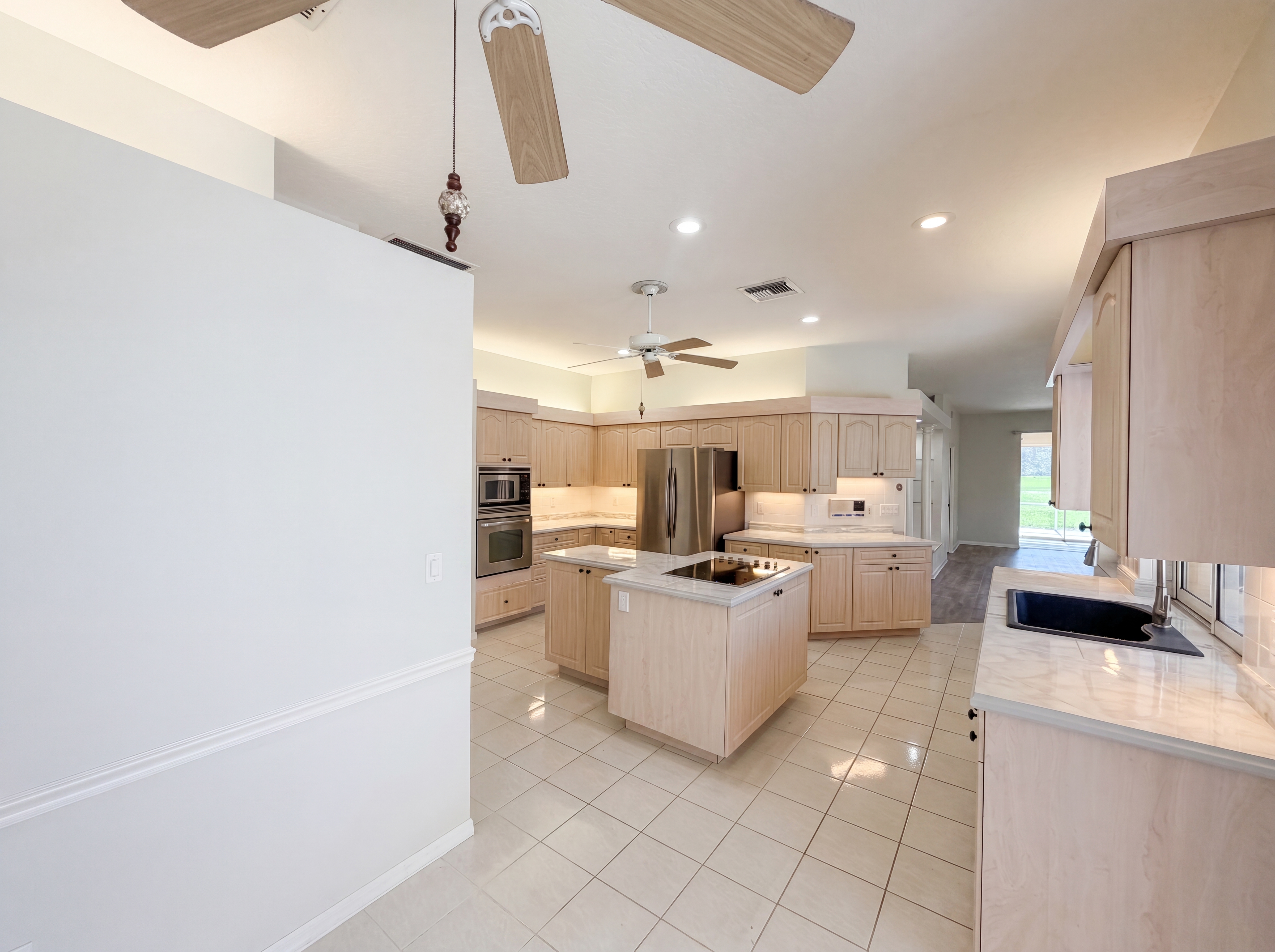 Photo 11 of 23 of 3608 Creekside Dr, Sebring, FL