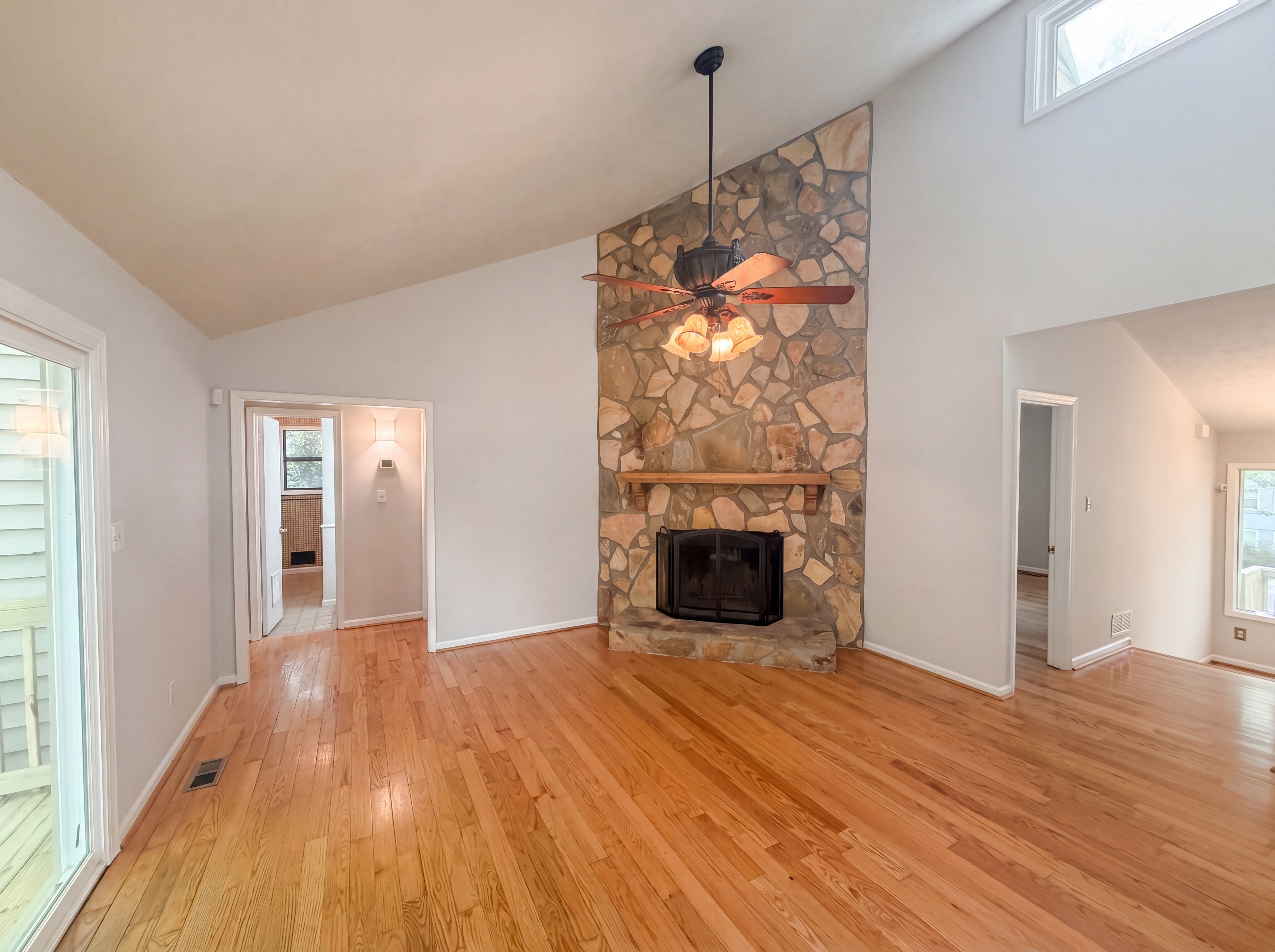 Photo 8 of 24 of 3143 Chase Ct SW, Marietta, GA