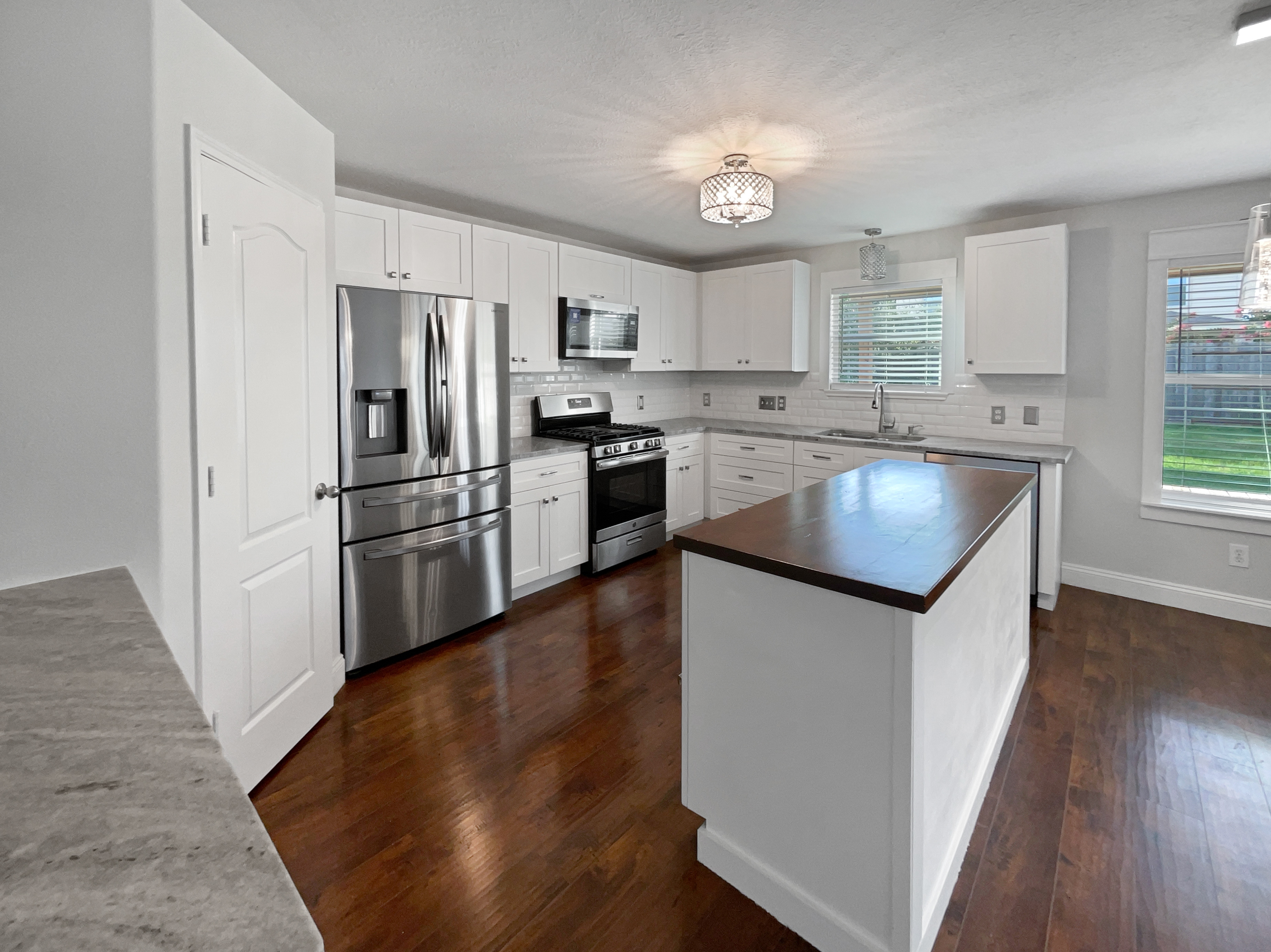 Photo 6 of 20 of 12018 Green Willow Falls Dr, Tomball, TX