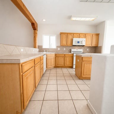 Property photo 2 of 6331 Pima Pl NW