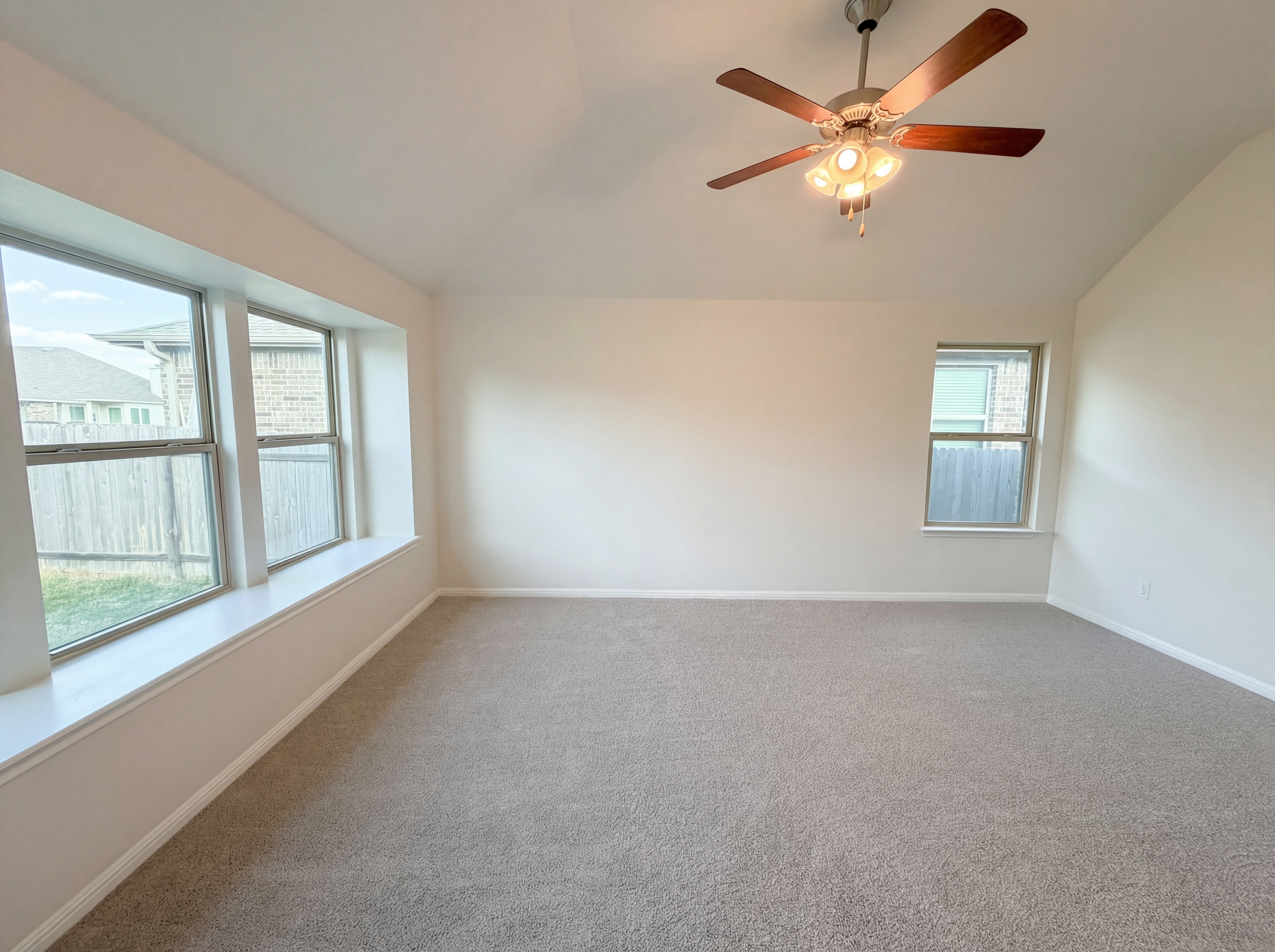 Photo 17 of 19 of 543 Tanda Ln, Hutto, TX