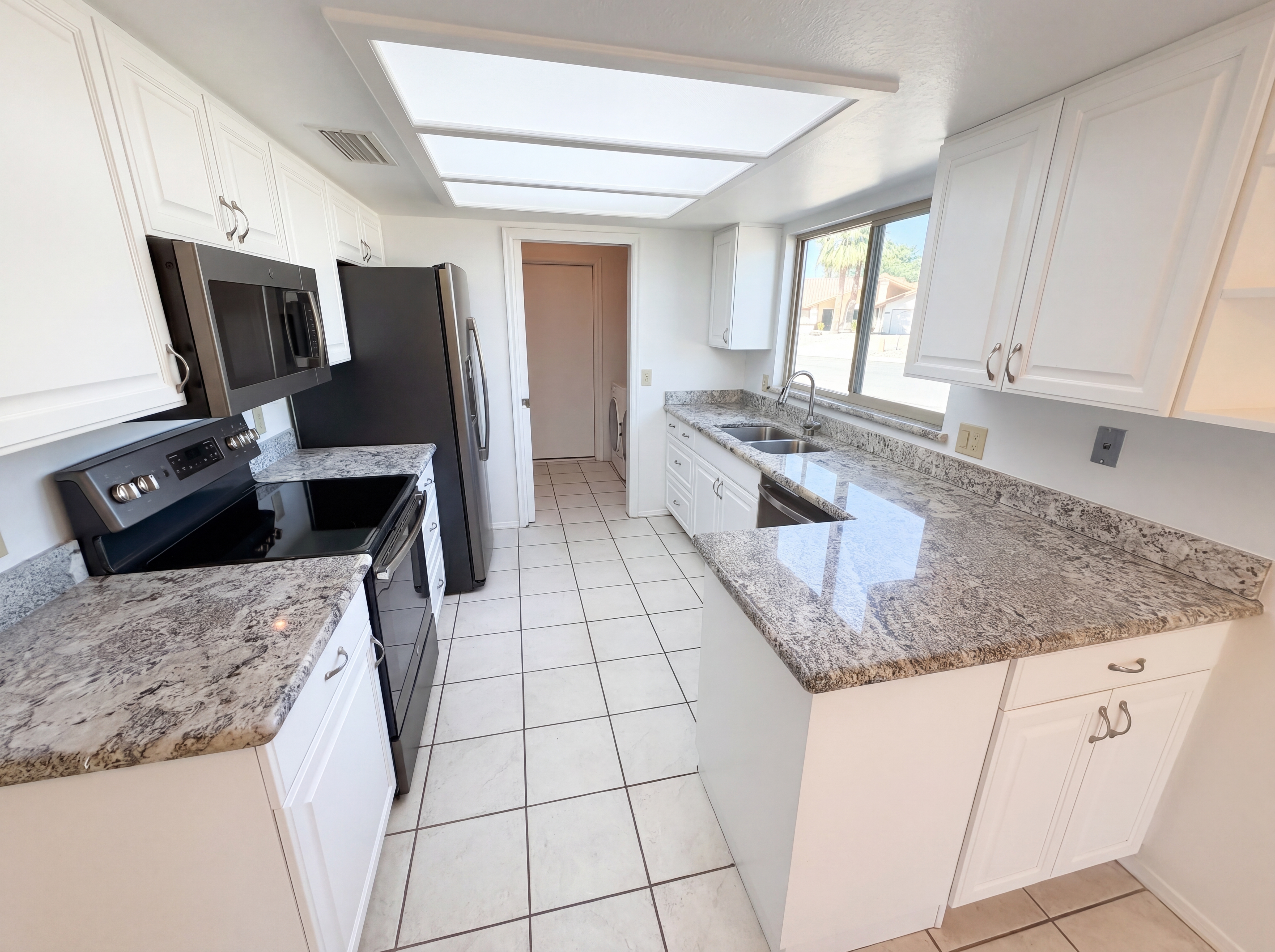 Photo 10 of 26 of 9207 W Kerry Ln, Peoria, AZ