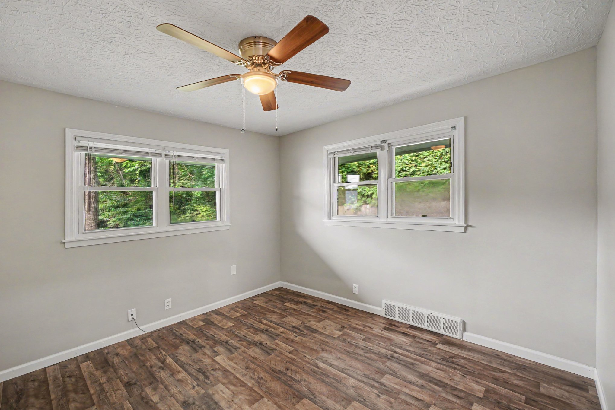 Photo 9 of 17 of 2715 James Ave, Covington, KY