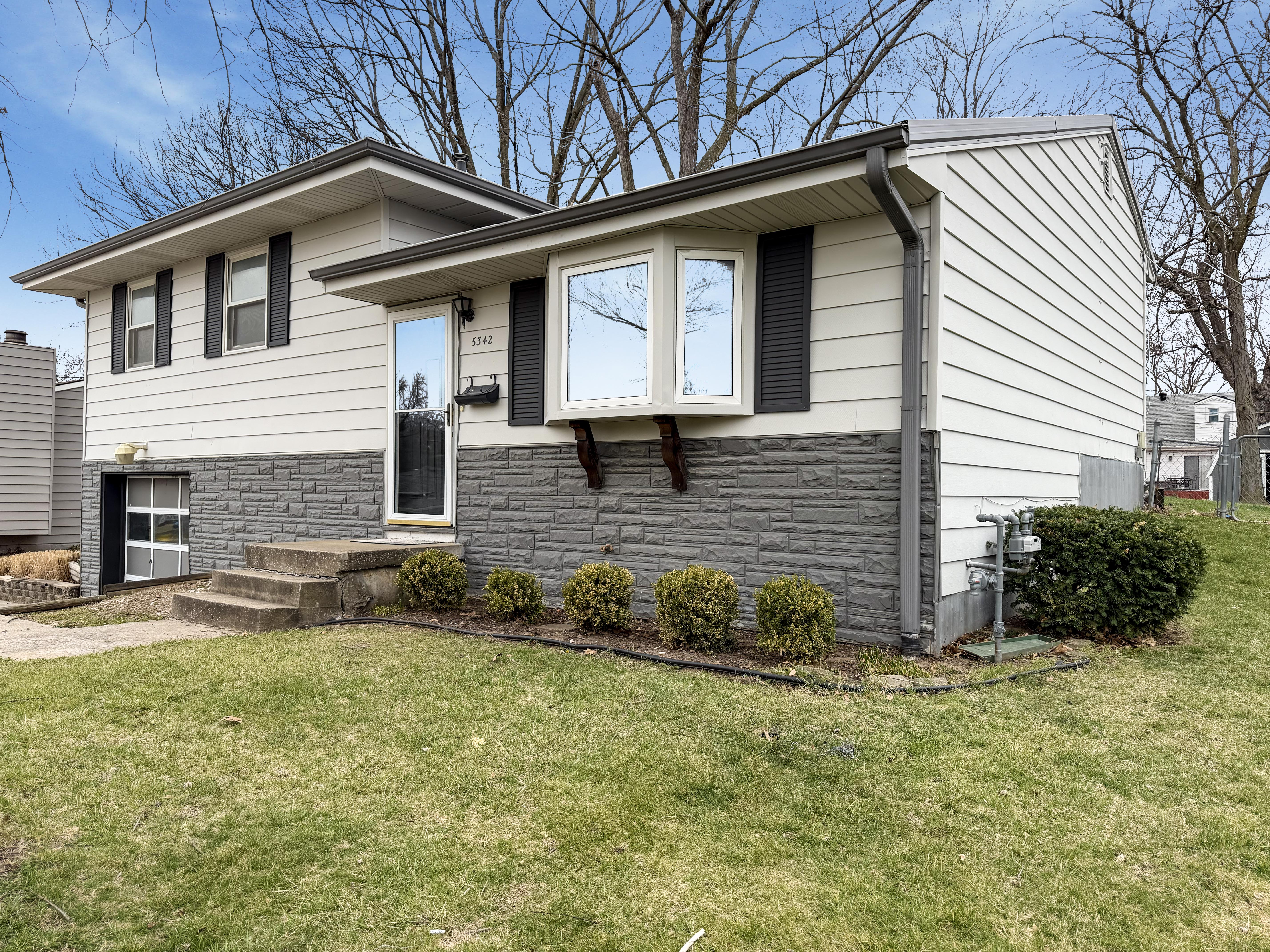 Photo 7 of 16 of 5342 N Palmer Ave, Kansas City, MO
