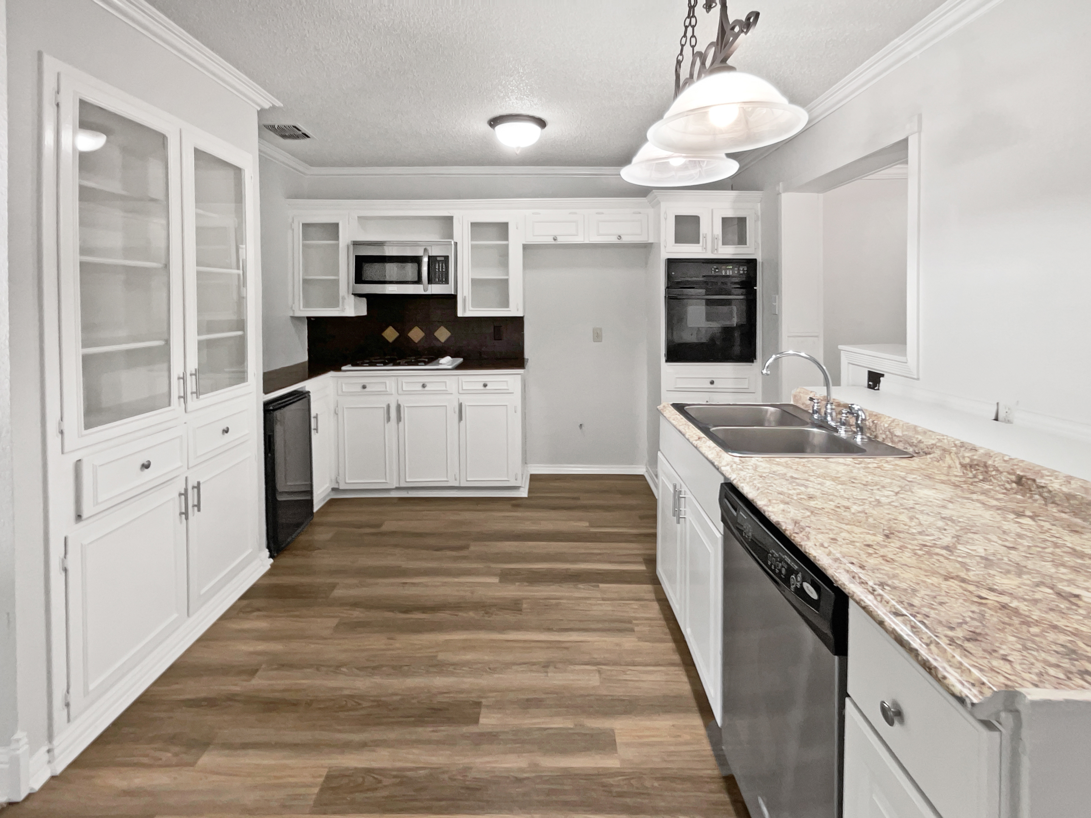 Photo 6 of 18 of 103 Comanche Ct, Waxahachie, TX