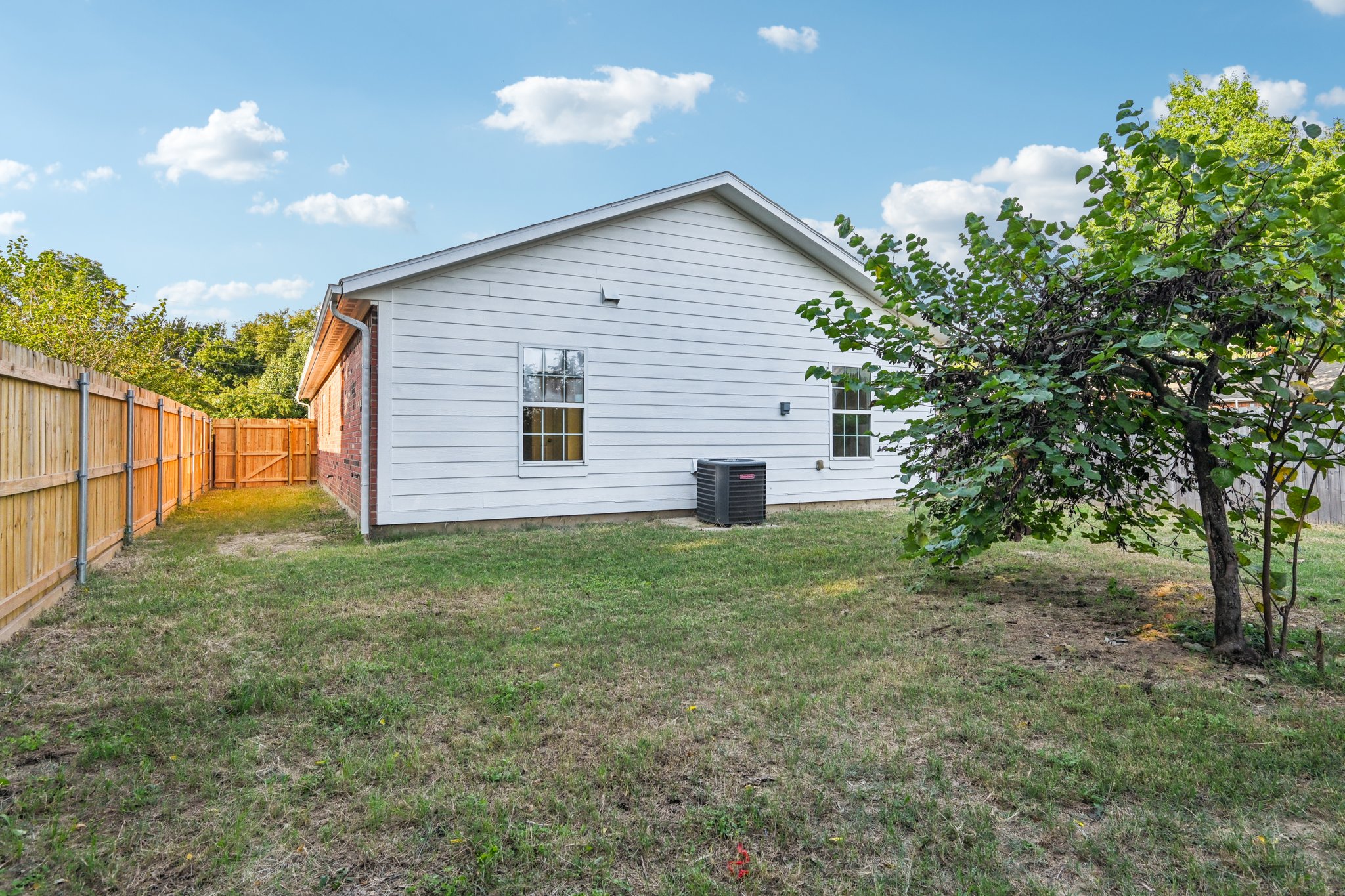Photo 36 of 38 of 2714 Silkwood St, Dallas, TX