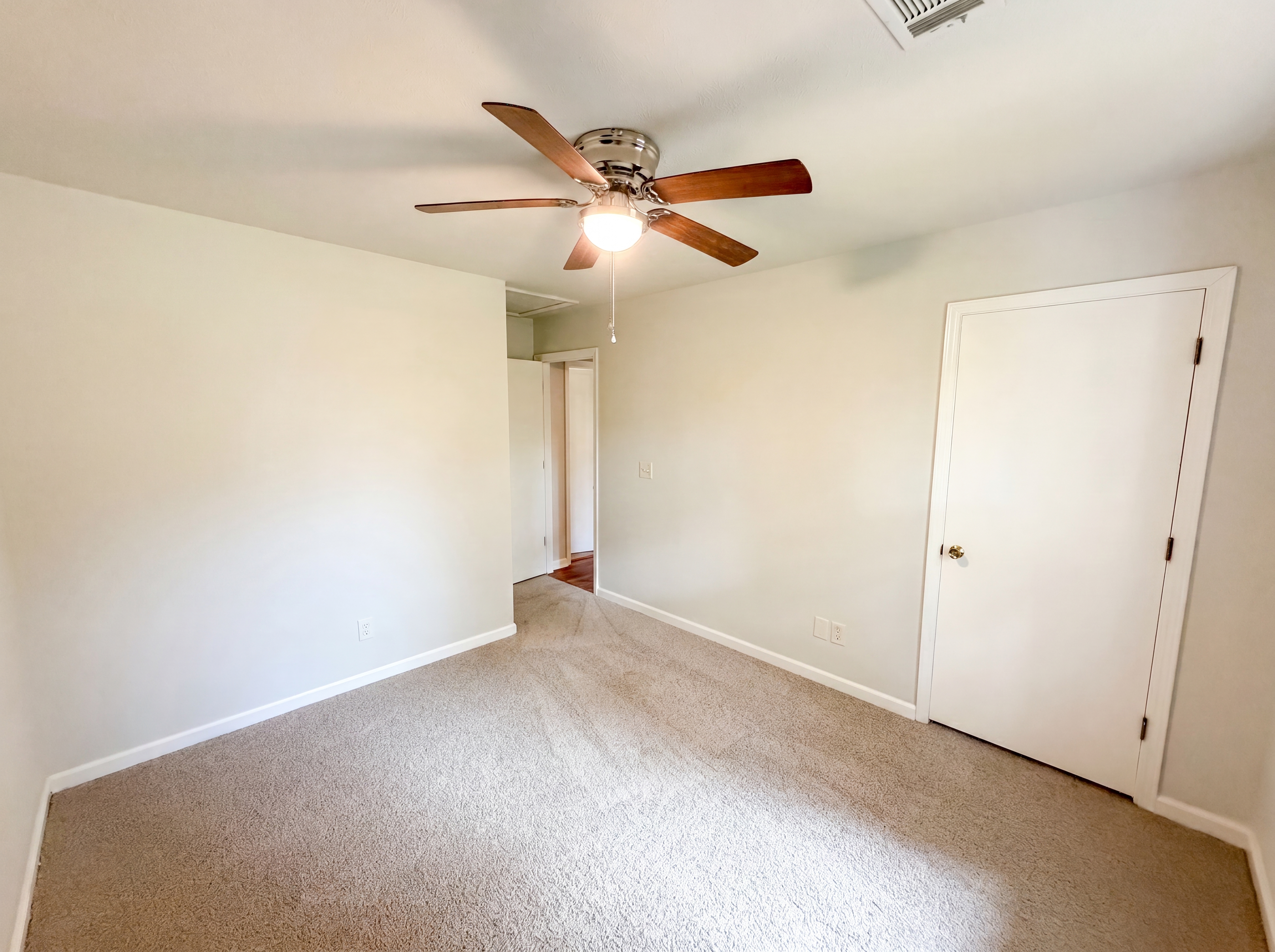 Photo 10 of 20 of 158 Colemans Bluff Dr, Woodstock, GA