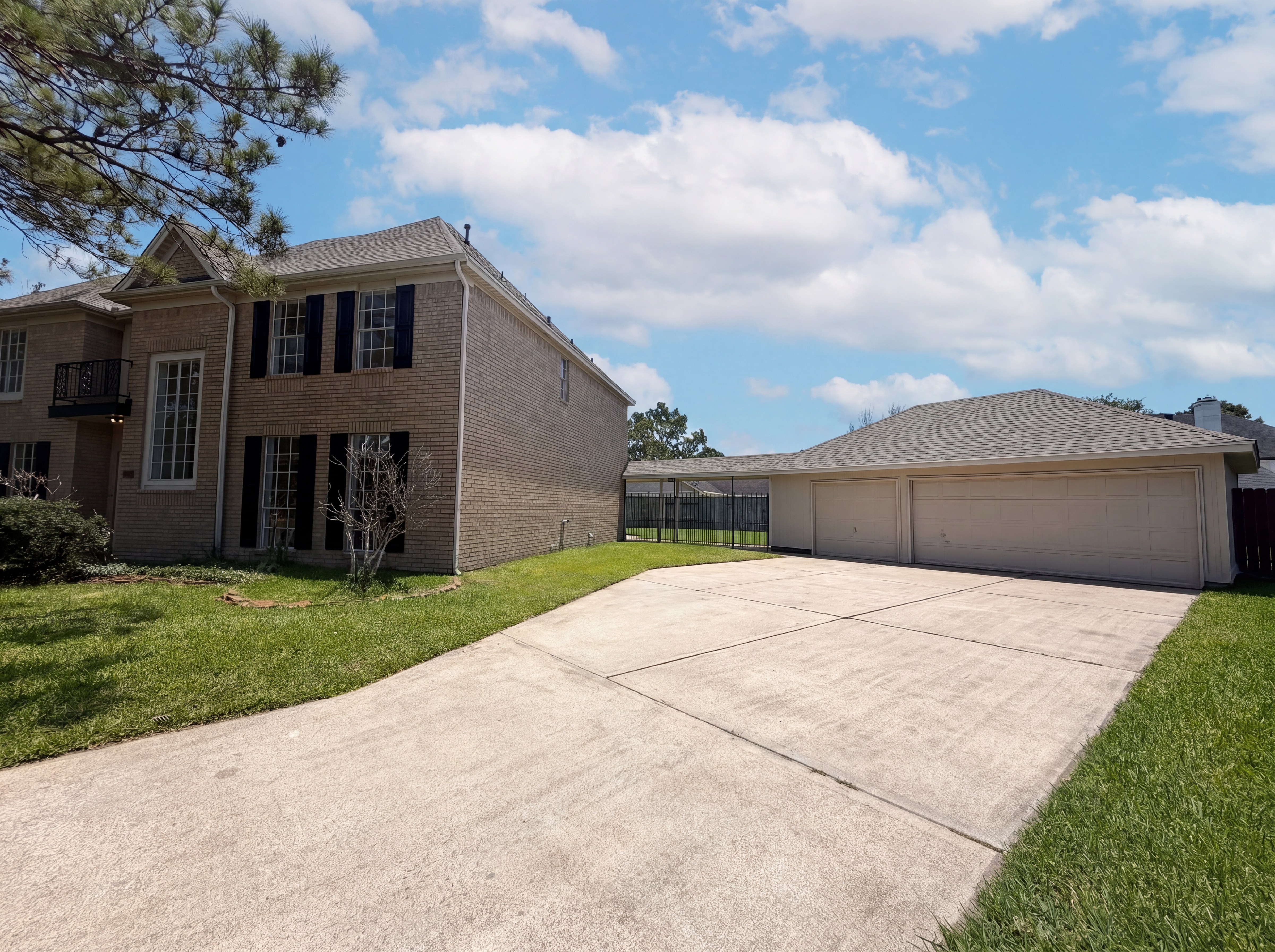 Photo 18 of 22 of 2124 Wimbleton Ct, Pearland, TX