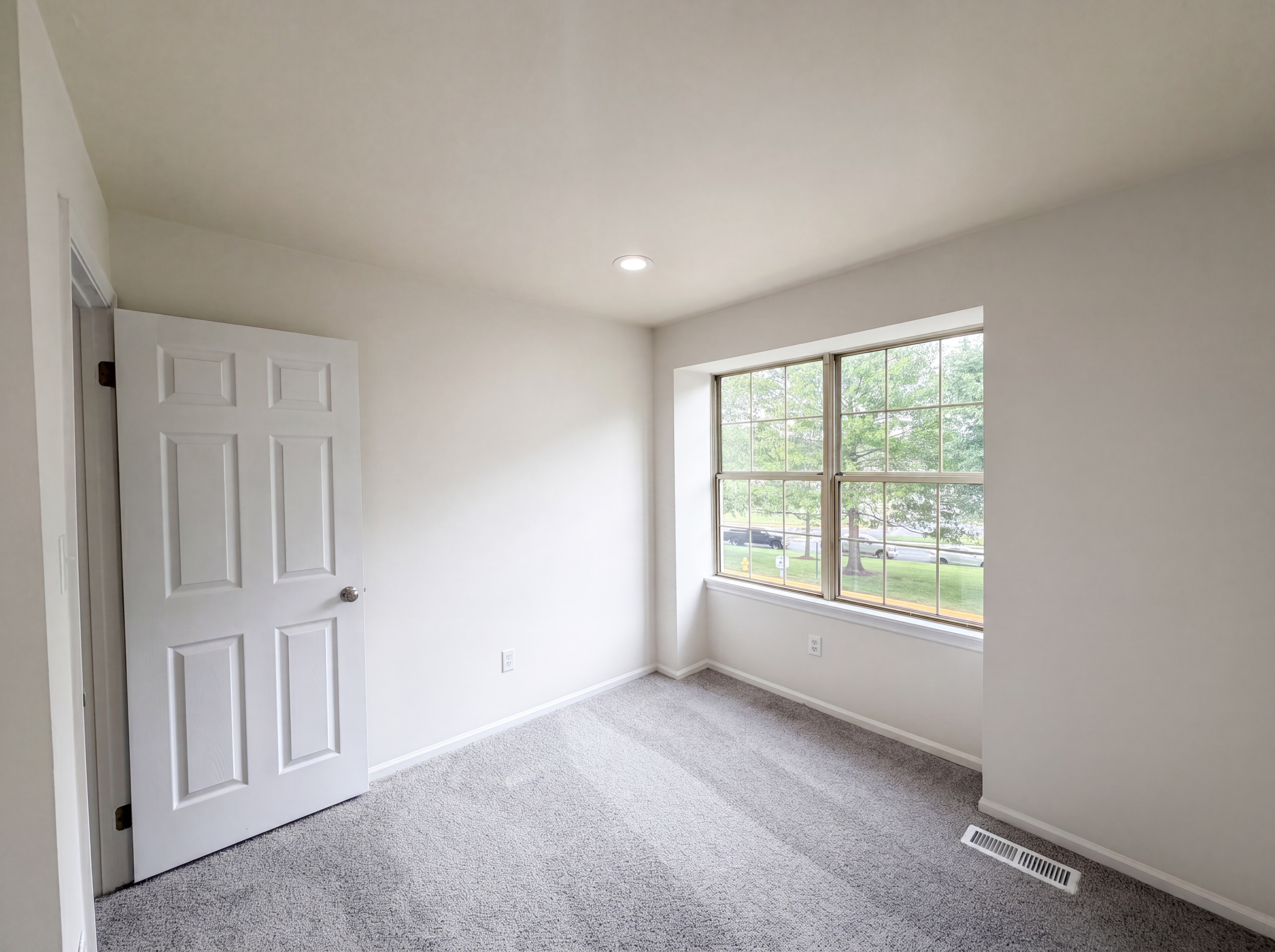 Photo 27 of 53 of 8641 Centerton Ln, Manassas, VA