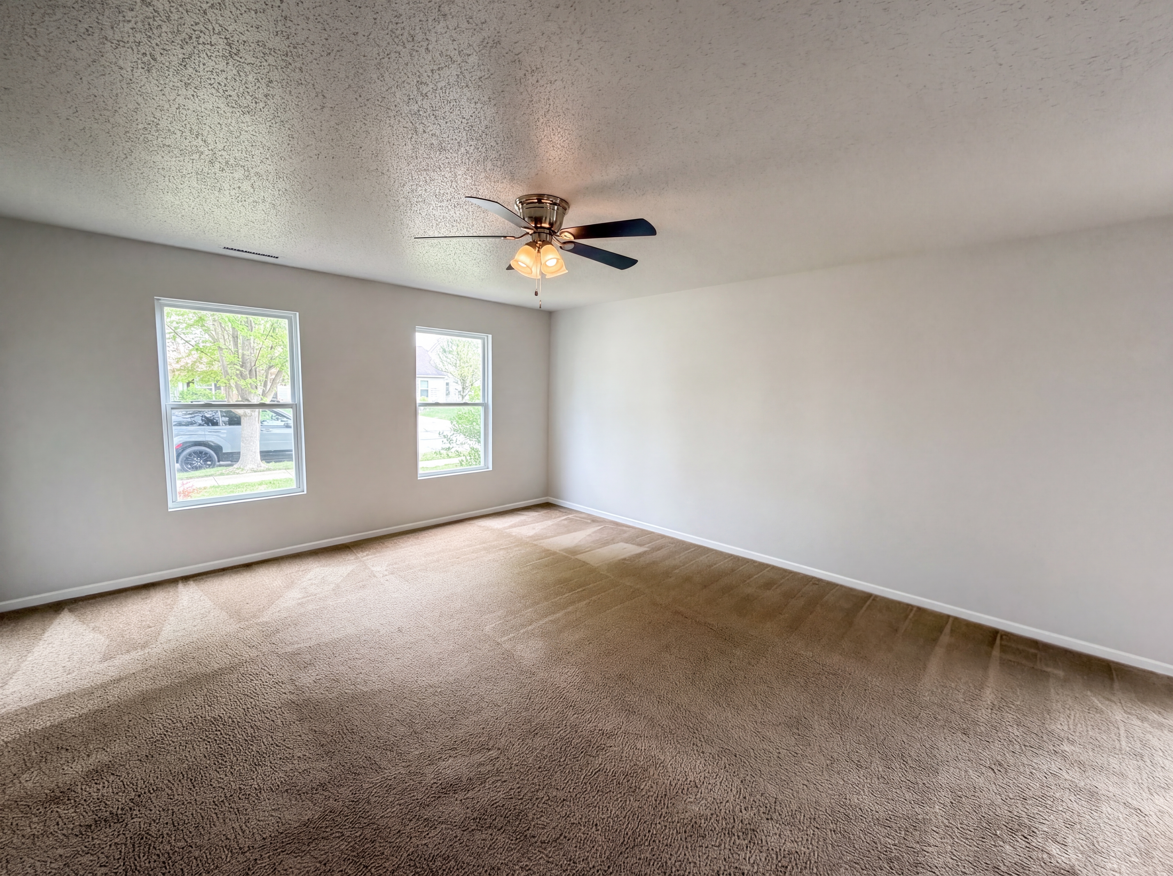Photo 8 of 17 of 925 Harbon Dr, Franklin, IN