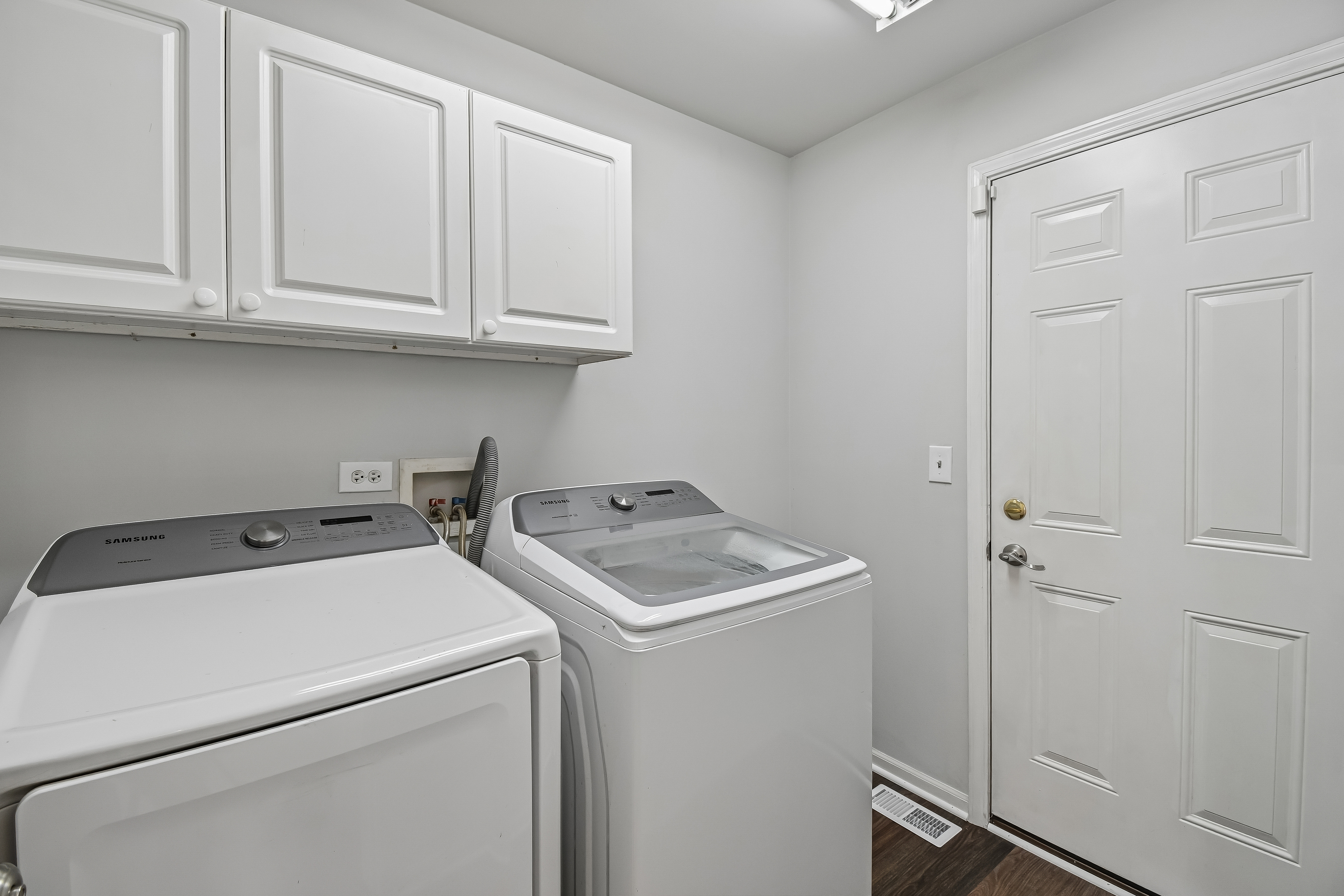 Photo 22 of 69 of 1409 Baltz Dr, Joliet, IL