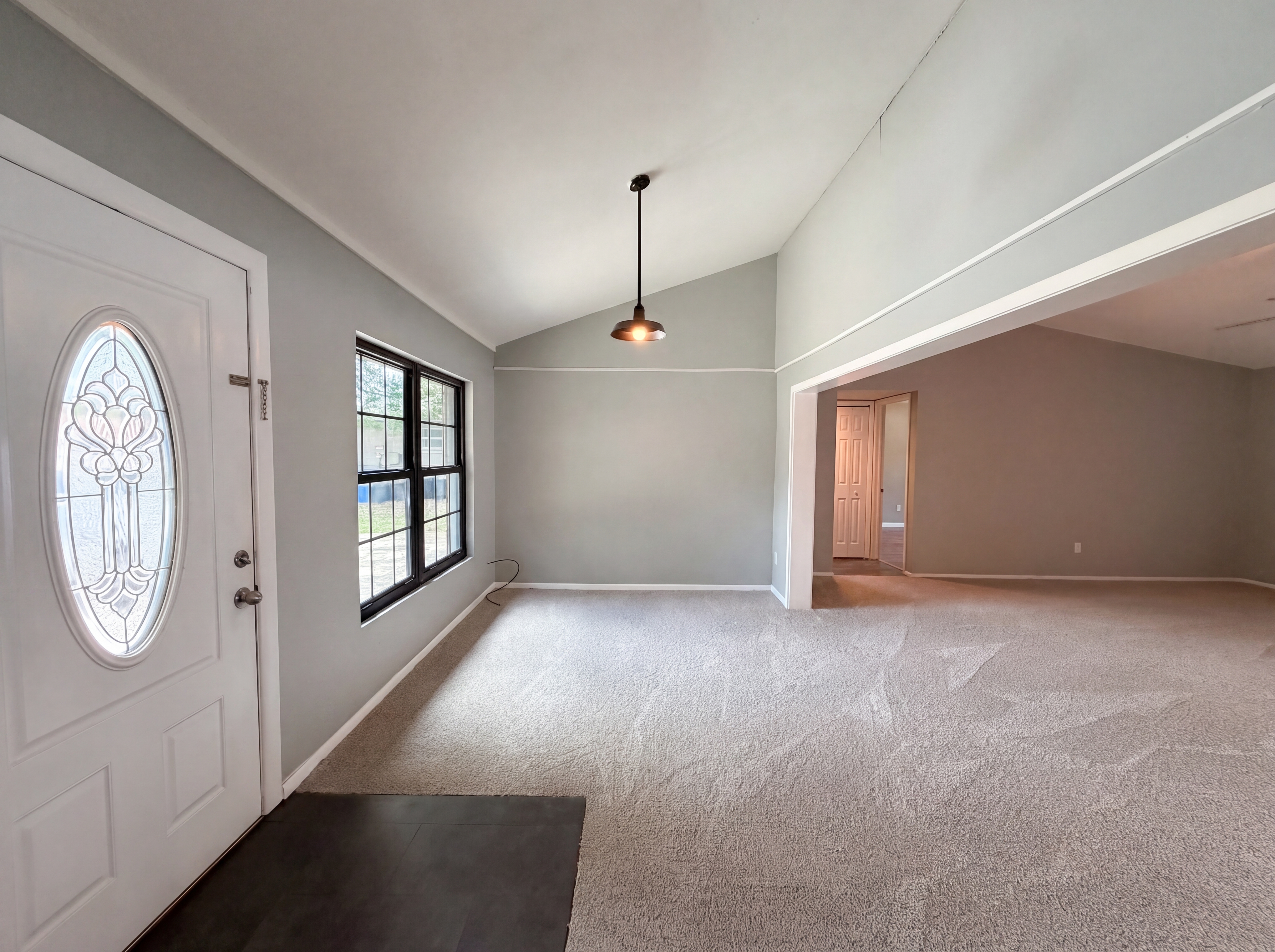 Photo 13 of 23 of 17621 Meadowbridge Dr, Lutz, FL