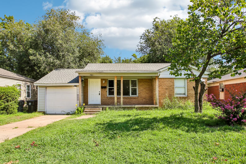 Property photo 1 of 7211 NW 45th St