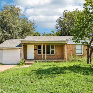 Property photo 1 of 7211 NW 45th St