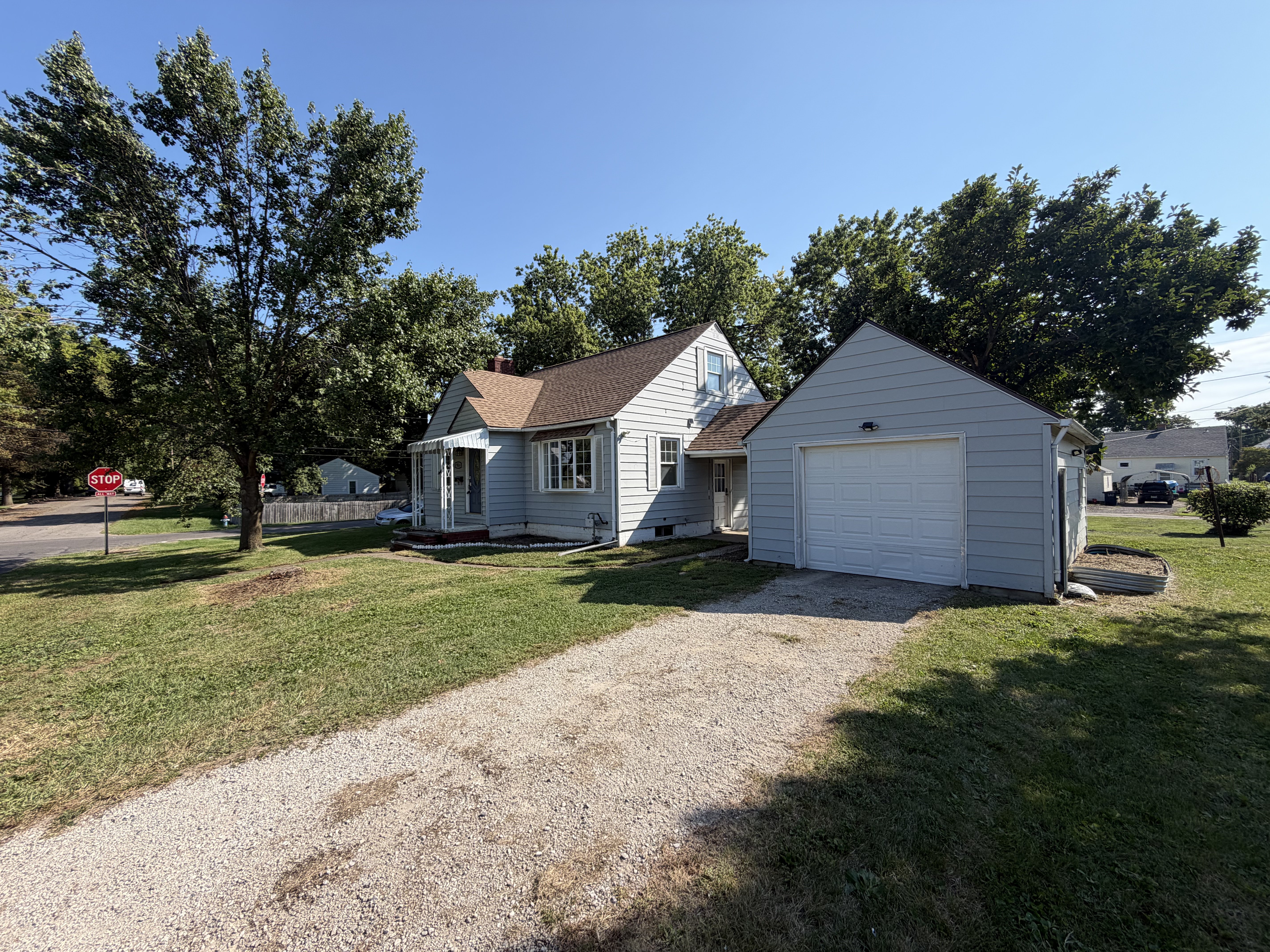 Photo 17 of 21 of 956 Meda Ave, Lancaster, OH