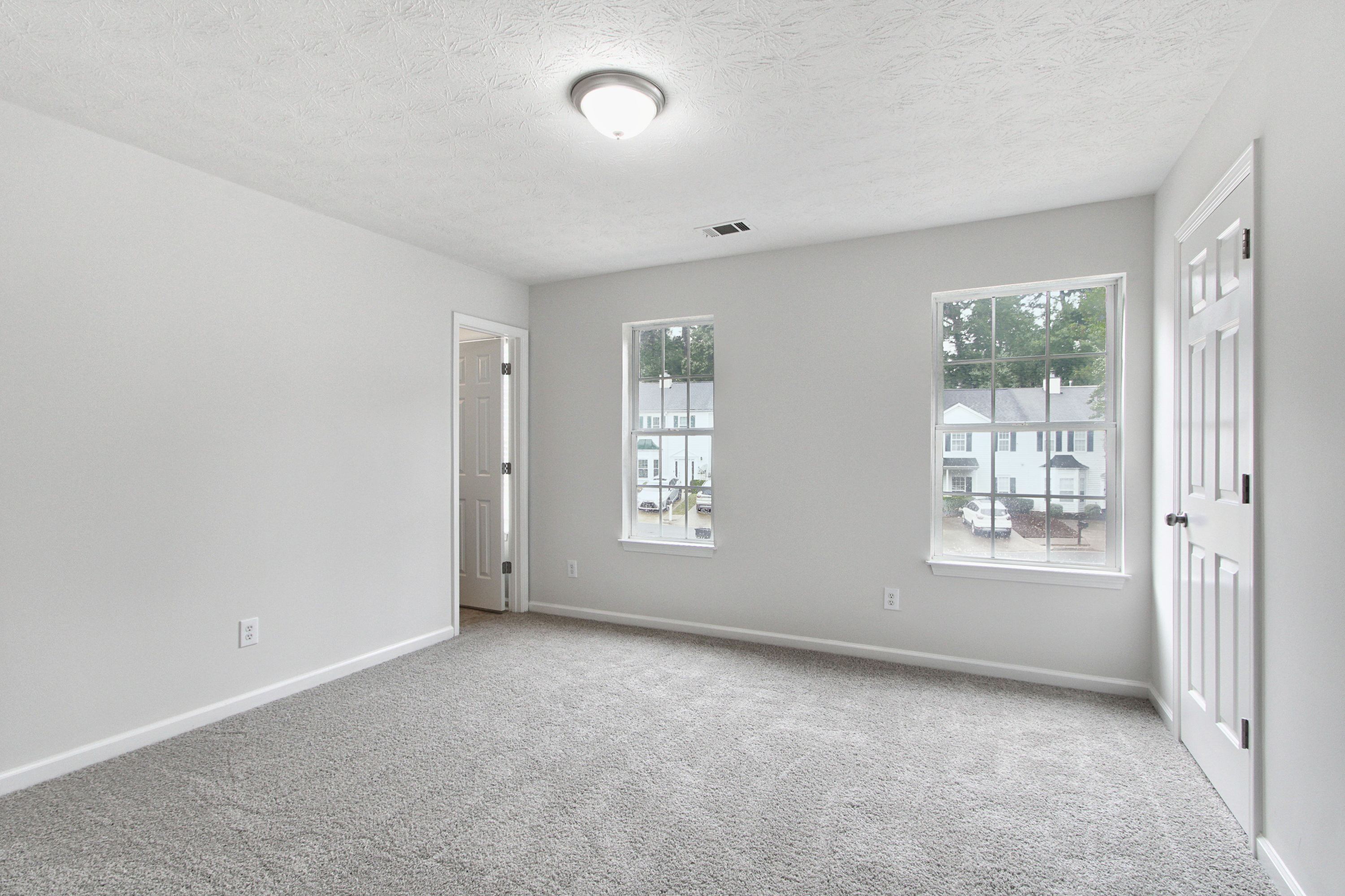Photo 15 of 27 of 409 Timber Gate Dr, Lawrenceville, GA