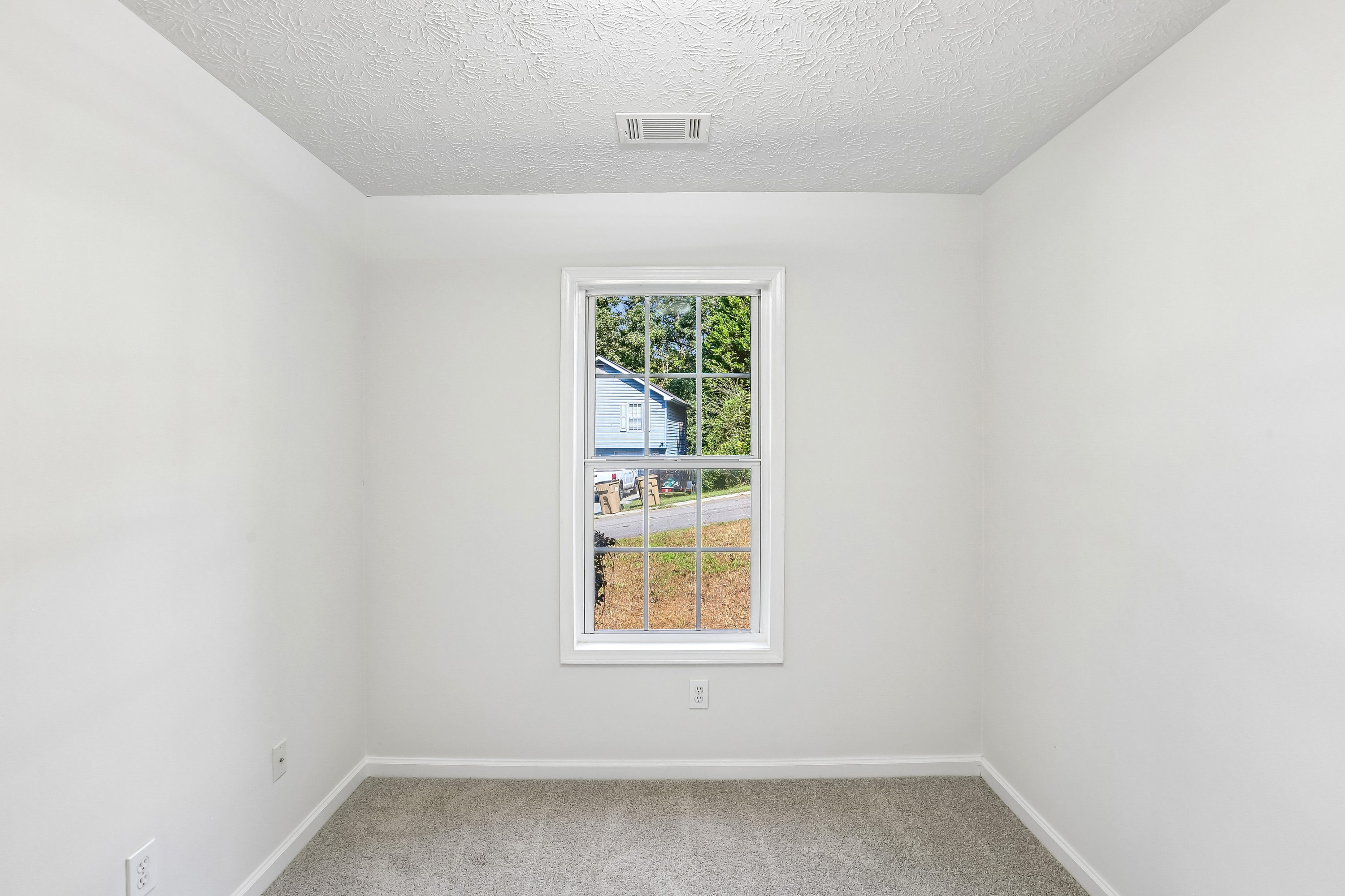 Photo 25 of 47 of 5511 Pond Mill Ct, Flowery Branch, GA