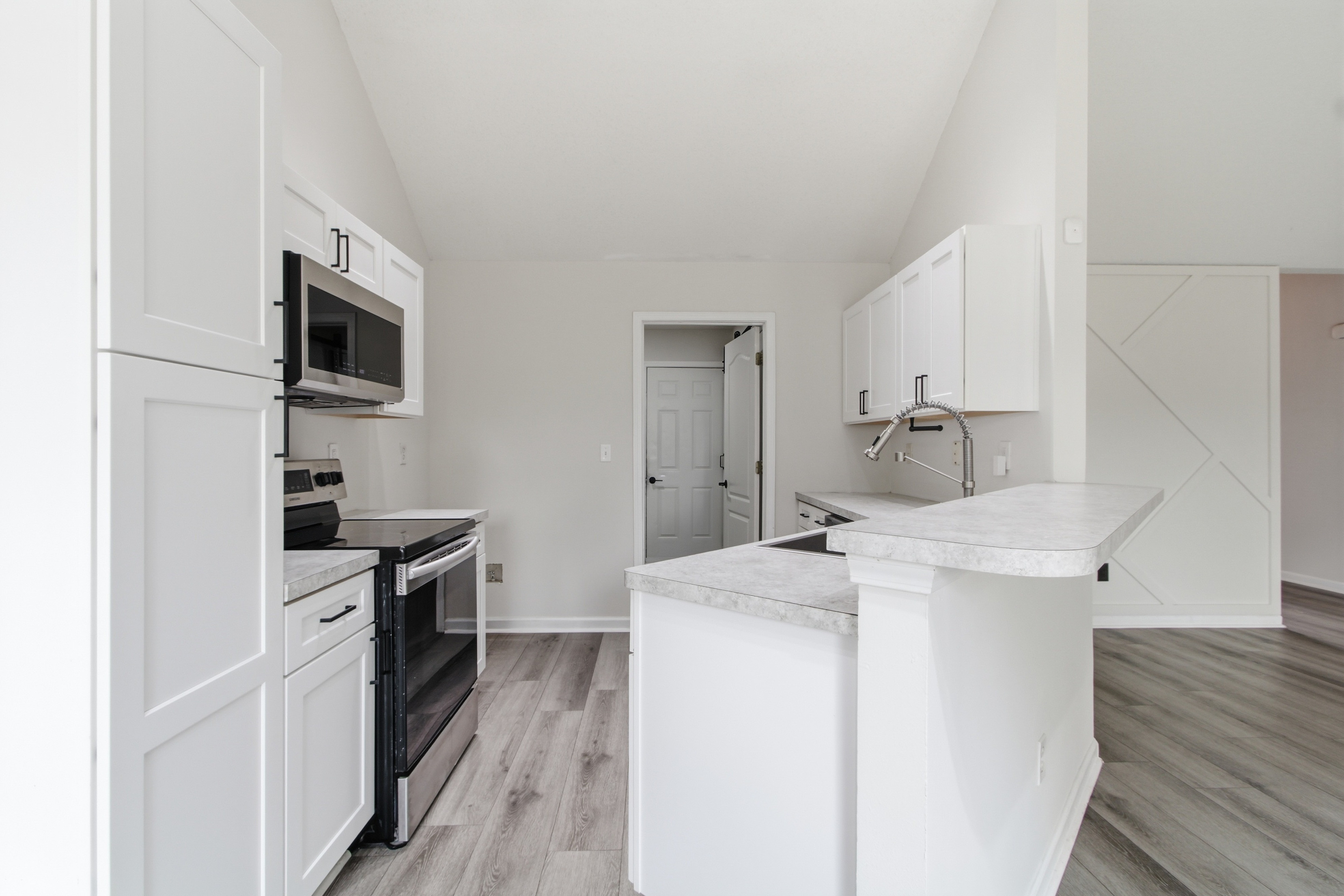 Photo 13 of 31 of 3708 Walnut Creek Way, Lithonia, GA