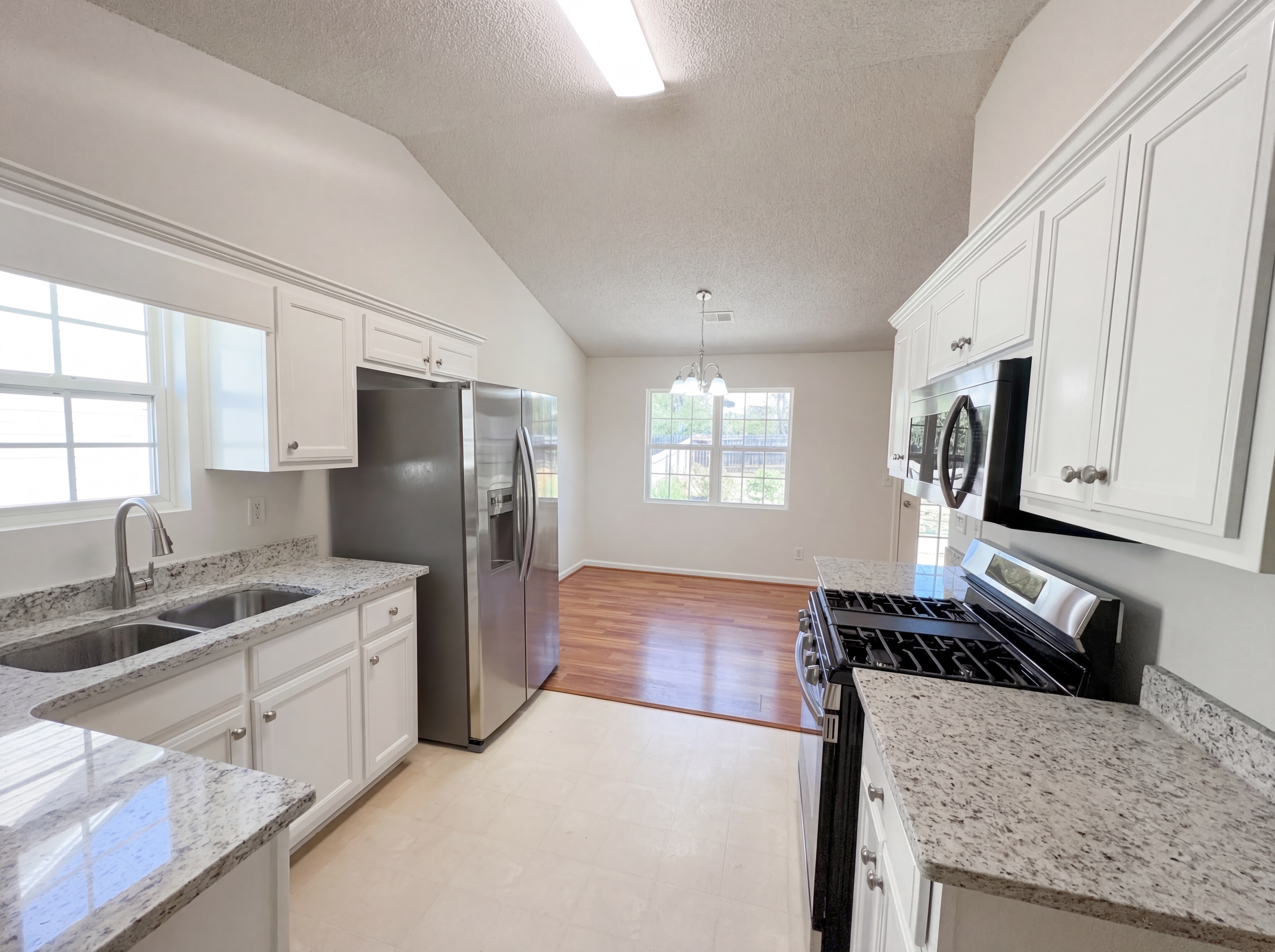 Photo 2 of 18 of 124 Amelia Garden Way, Lawrenceville, GA