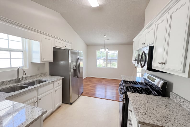 Property photo 2 of 124 Amelia Garden Way