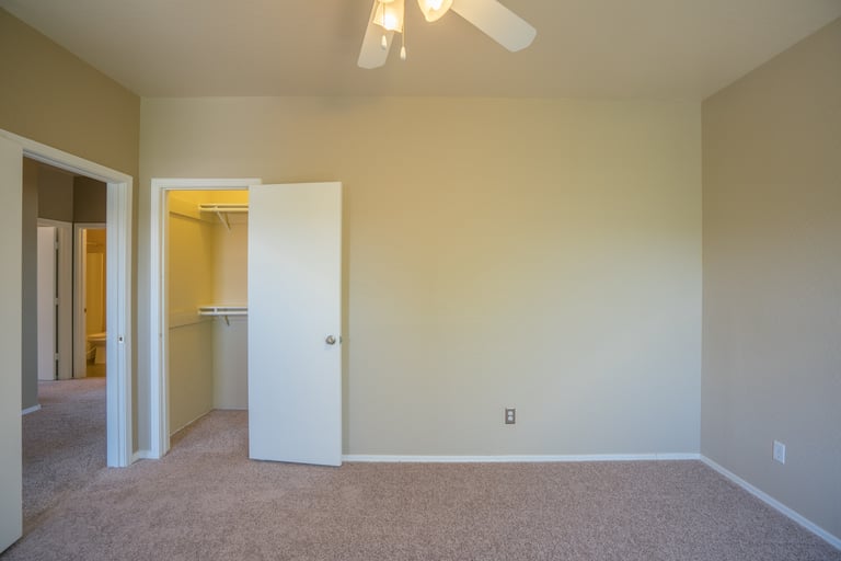 Photo 18 of 32 - 15422 N 170th Ln, Surprise, AZ 85388