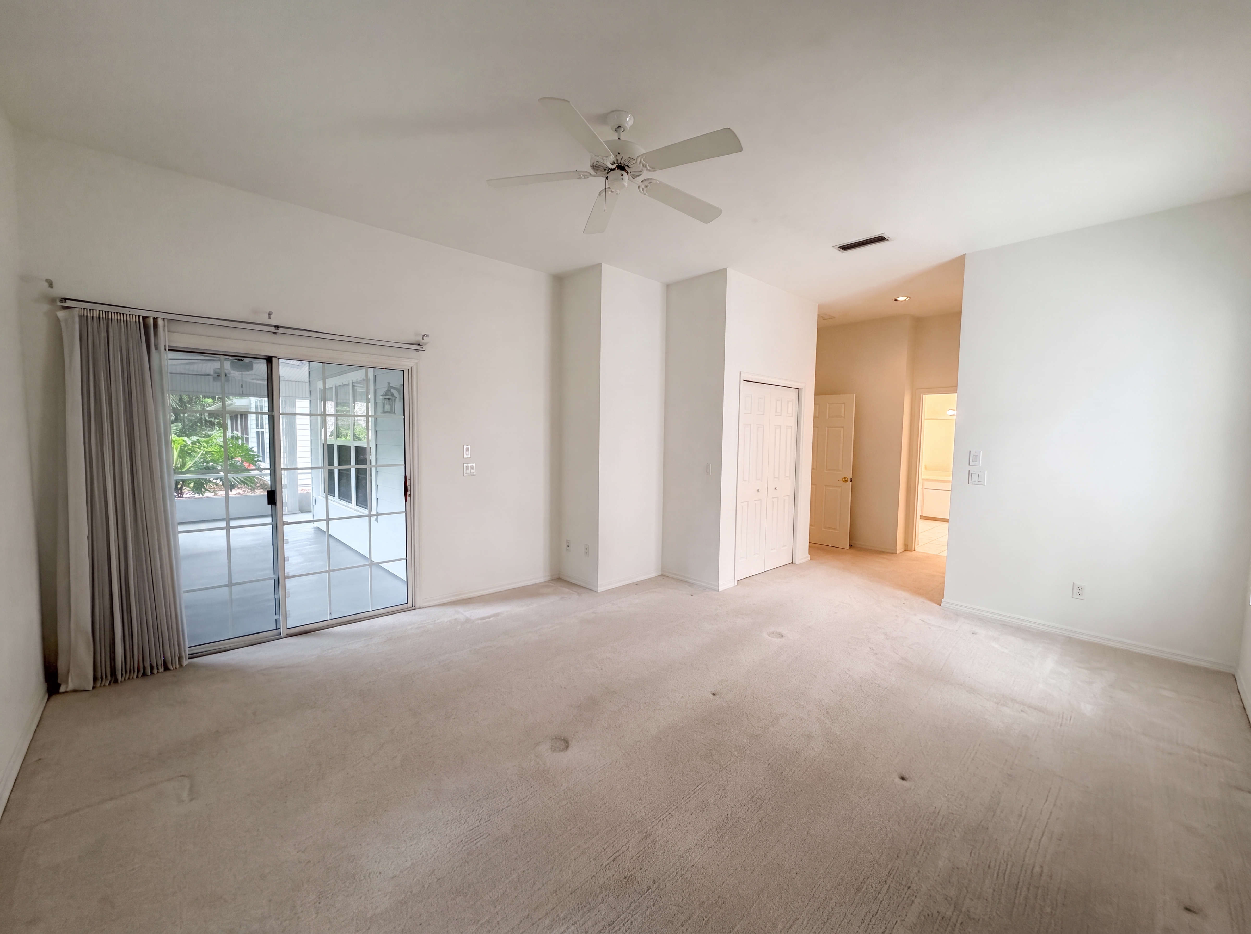 Photo 4 of 19 of 3319 Newbliss Cir, Ormond Beach, FL