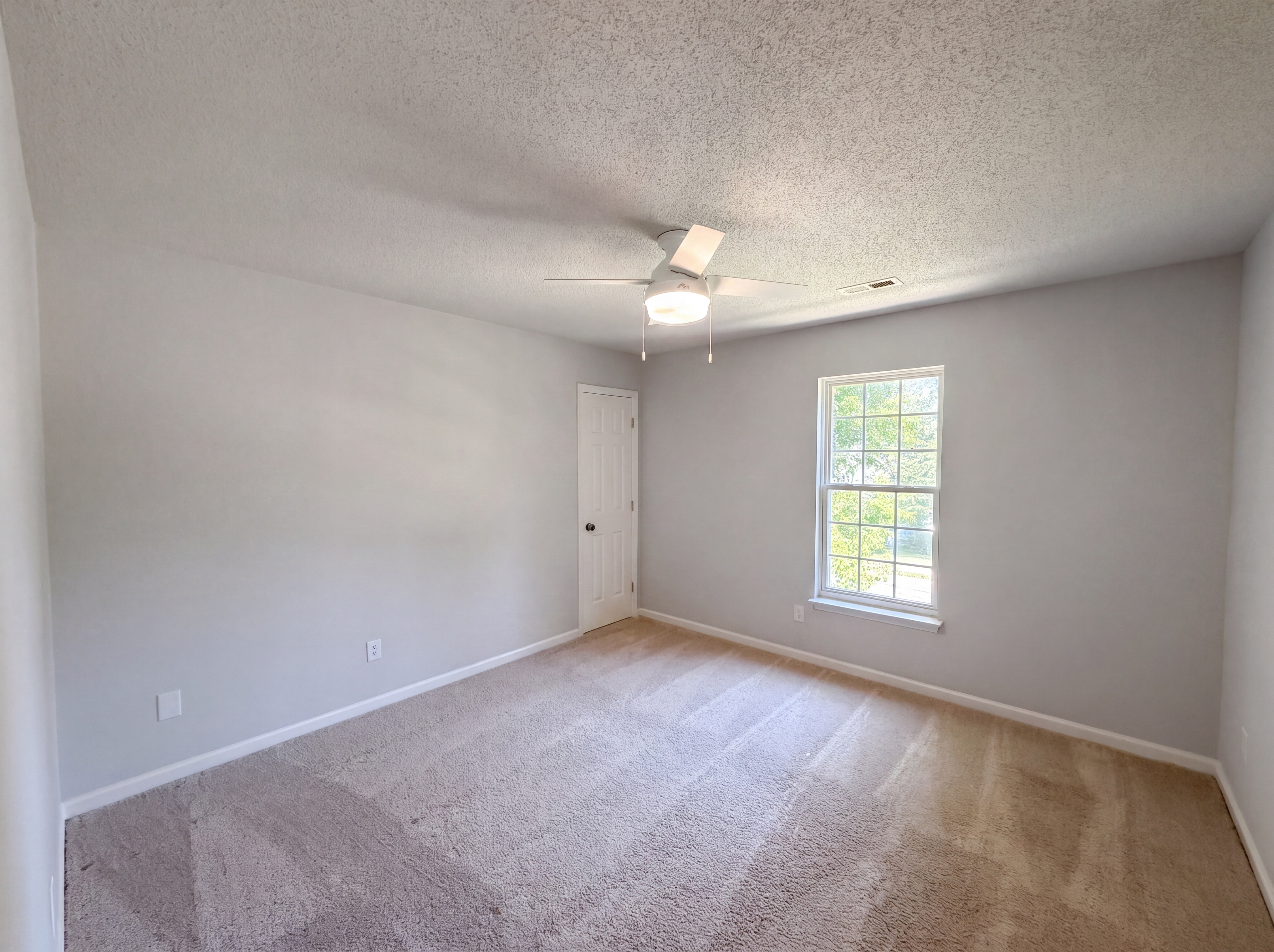 Photo 11 of 19 of 2916 Pinewood Hill Dr, Matthews, NC