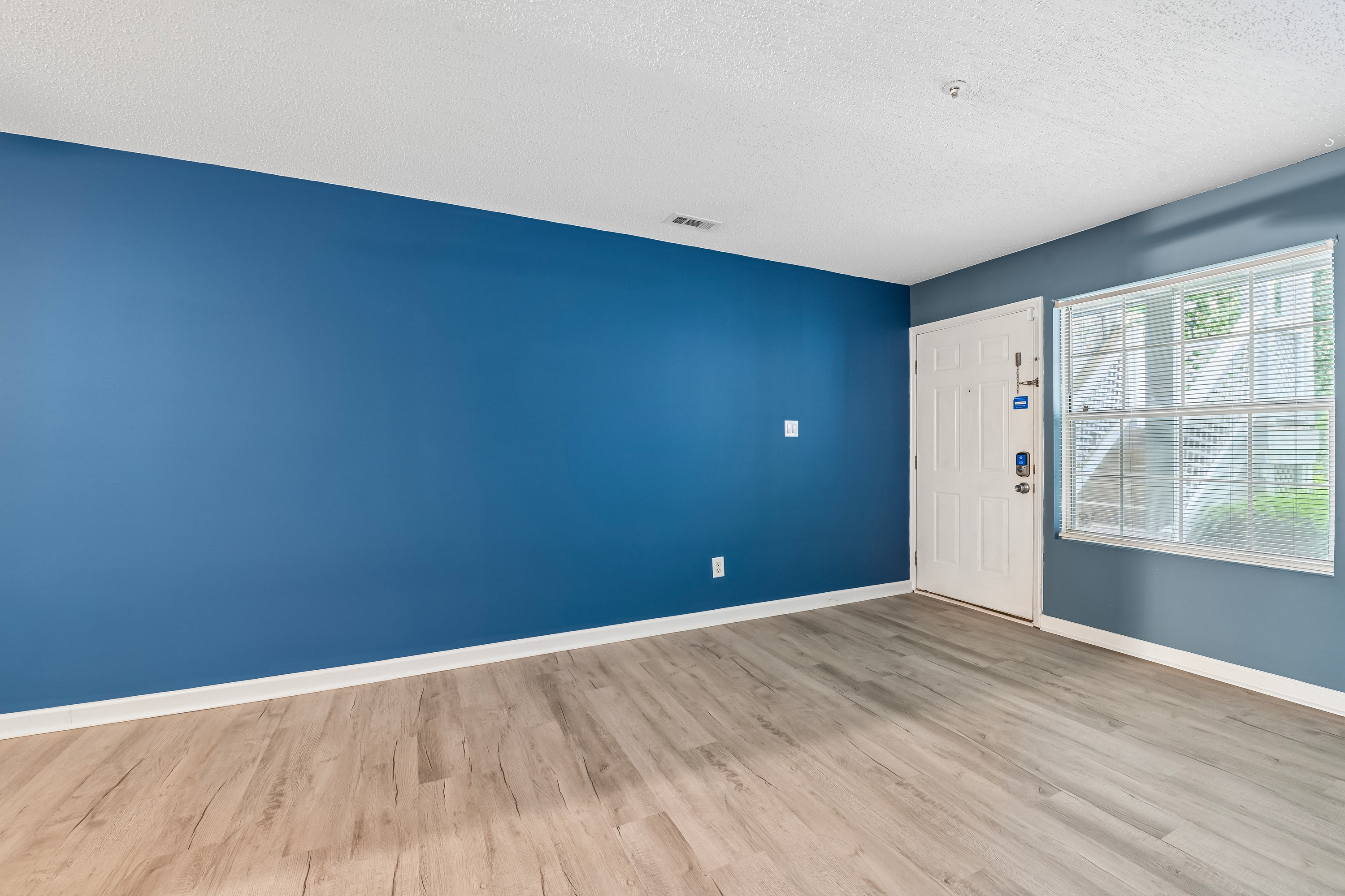 Photo 10 of 27 of 4900 Avenida Del Sol Dr, Raleigh, NC