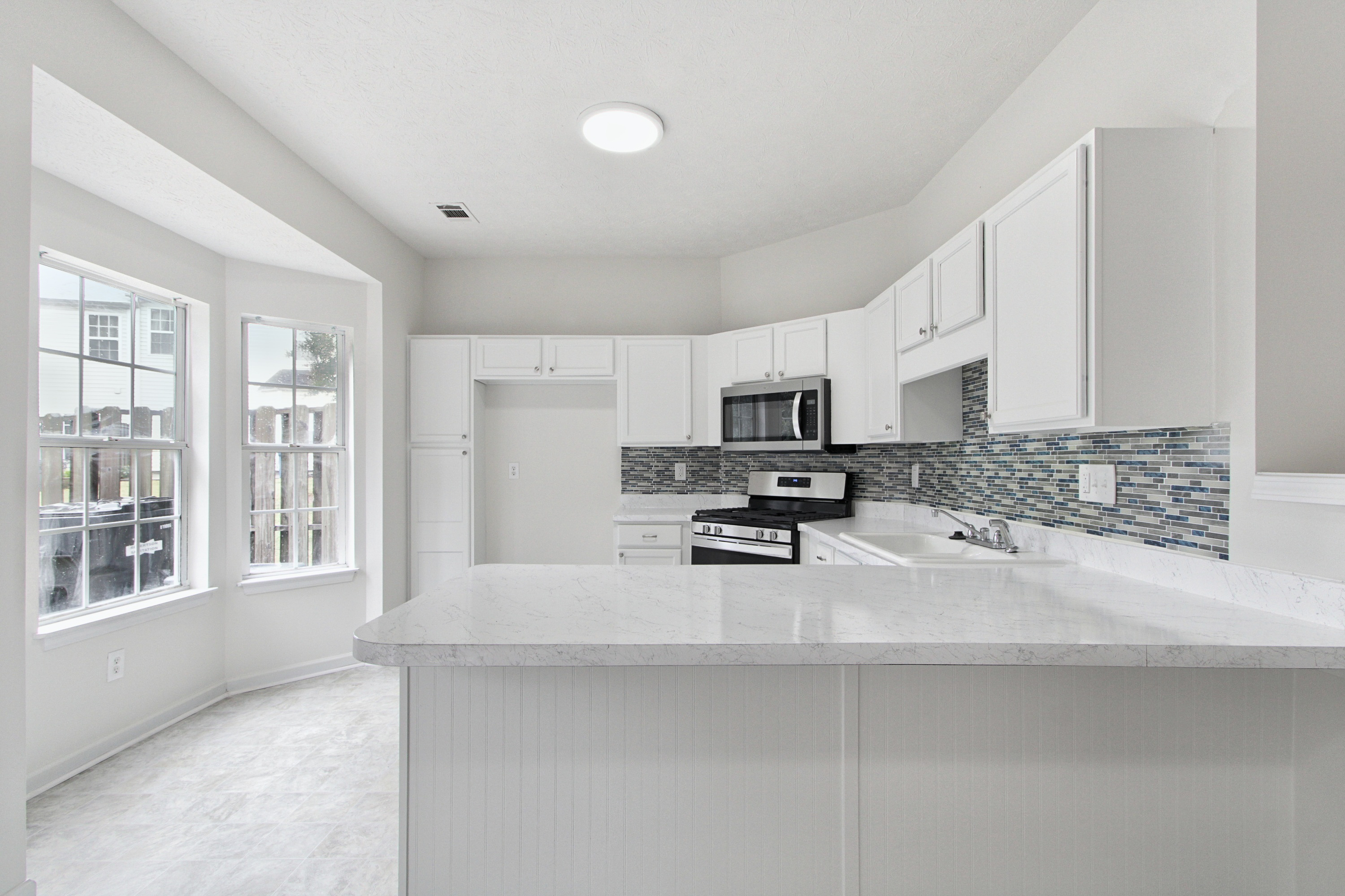 Photo 8 of 27 of 409 Timber Gate Dr, Lawrenceville, GA