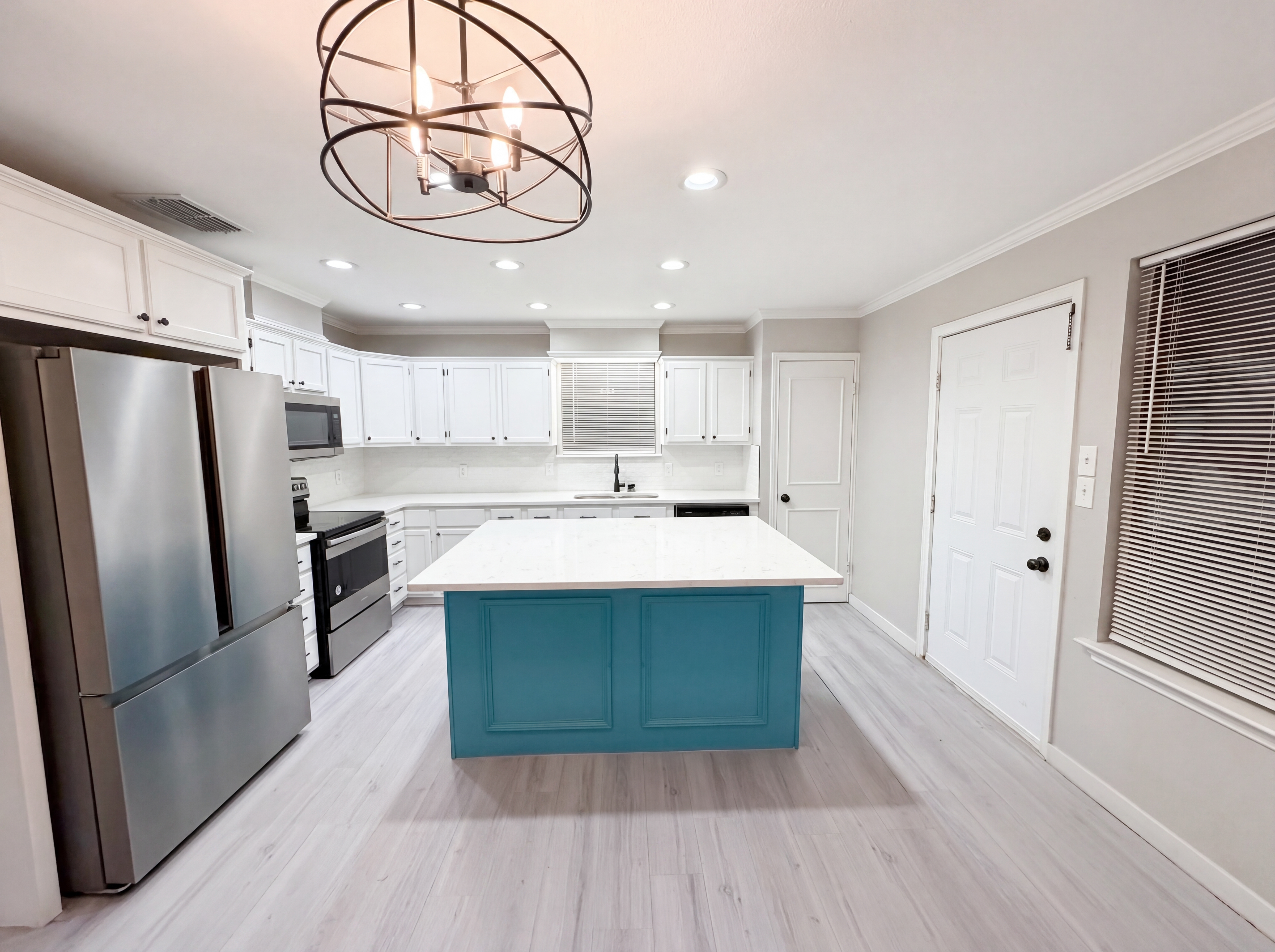 Photo 8 of 18 of 13214 Deepwater Cir, Corpus Christi, TX