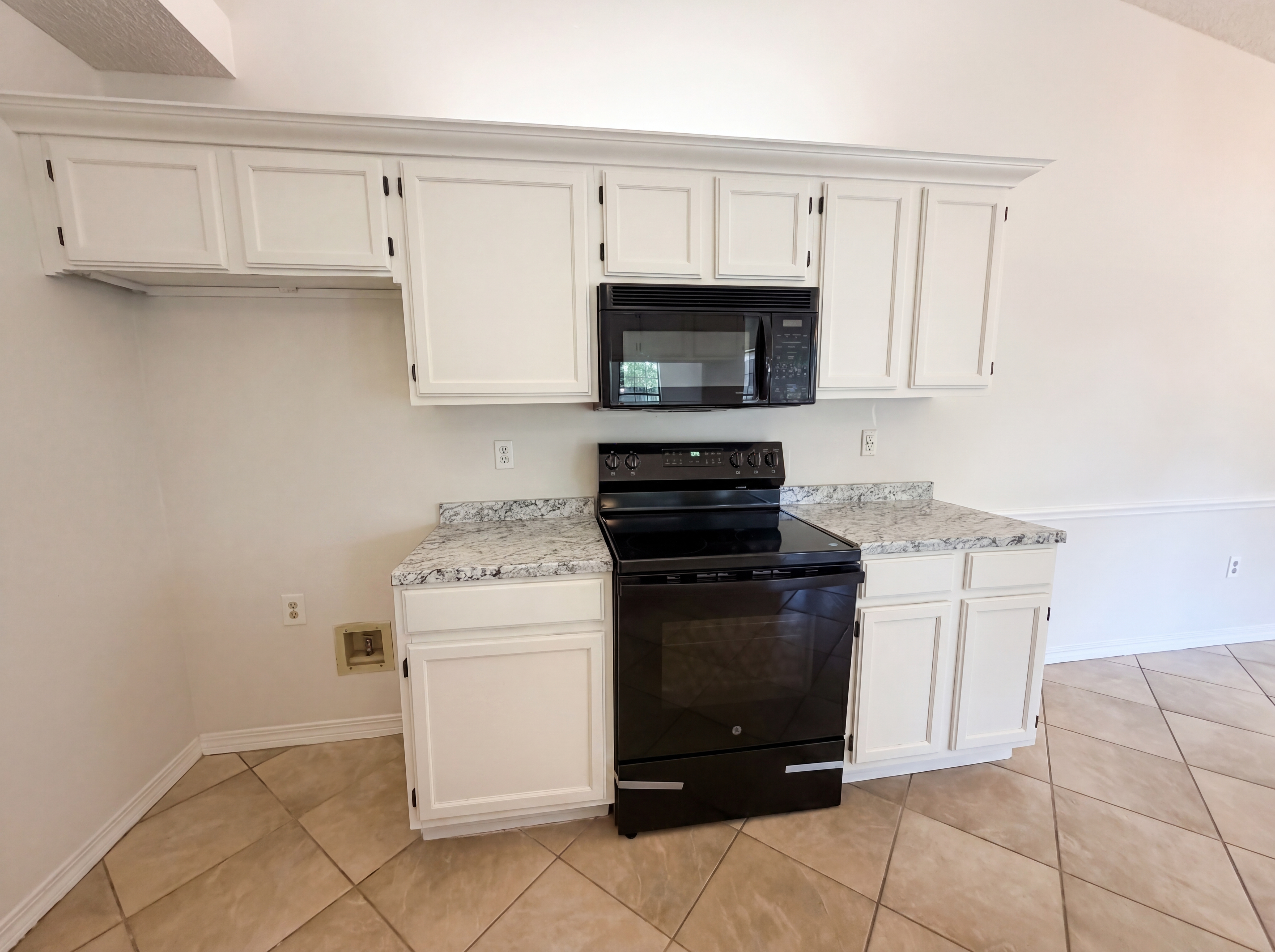 Photo 11 of 20 of 3160 Bridgeview Dr, Jacksonville, FL