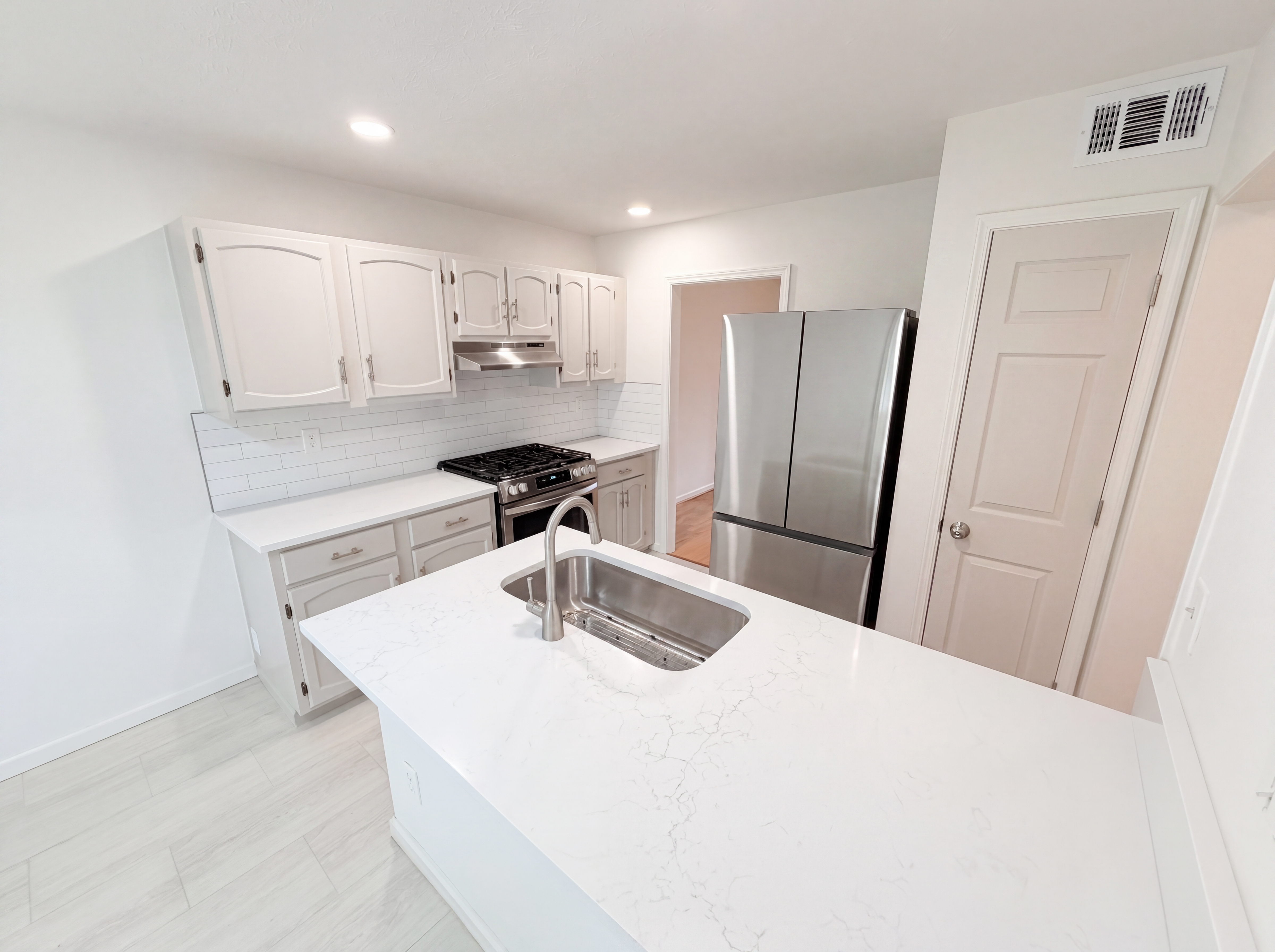 Photo 7 of 25 of 1128 Weatherstone Dr NE, Atlanta, GA