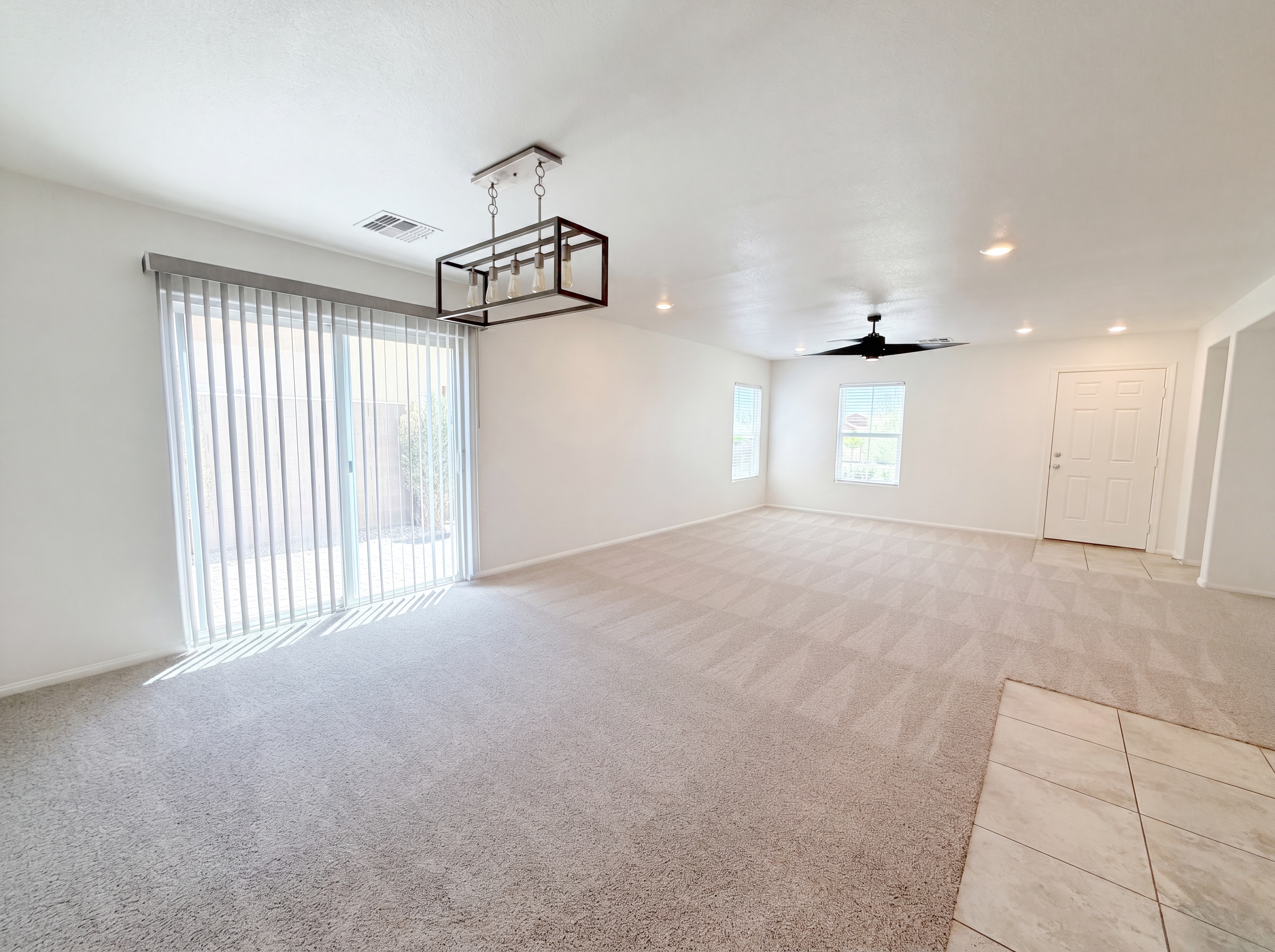 Photo 10 of 43 of 932 E Dorrell Ln, North Las Vegas, NV