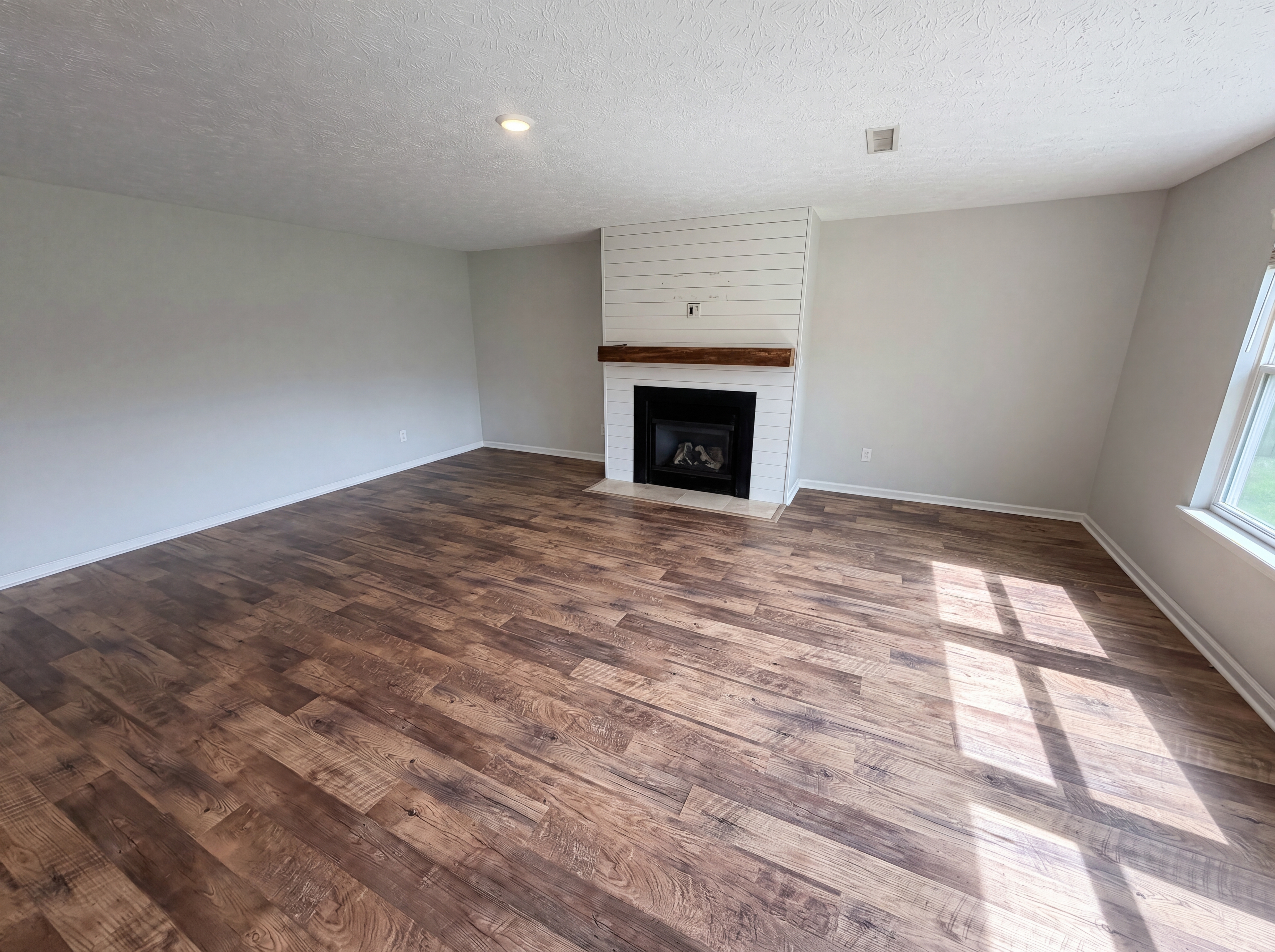 Photo 8 of 27 of 18676 Mill Grove Dr, Noblesville, IN
