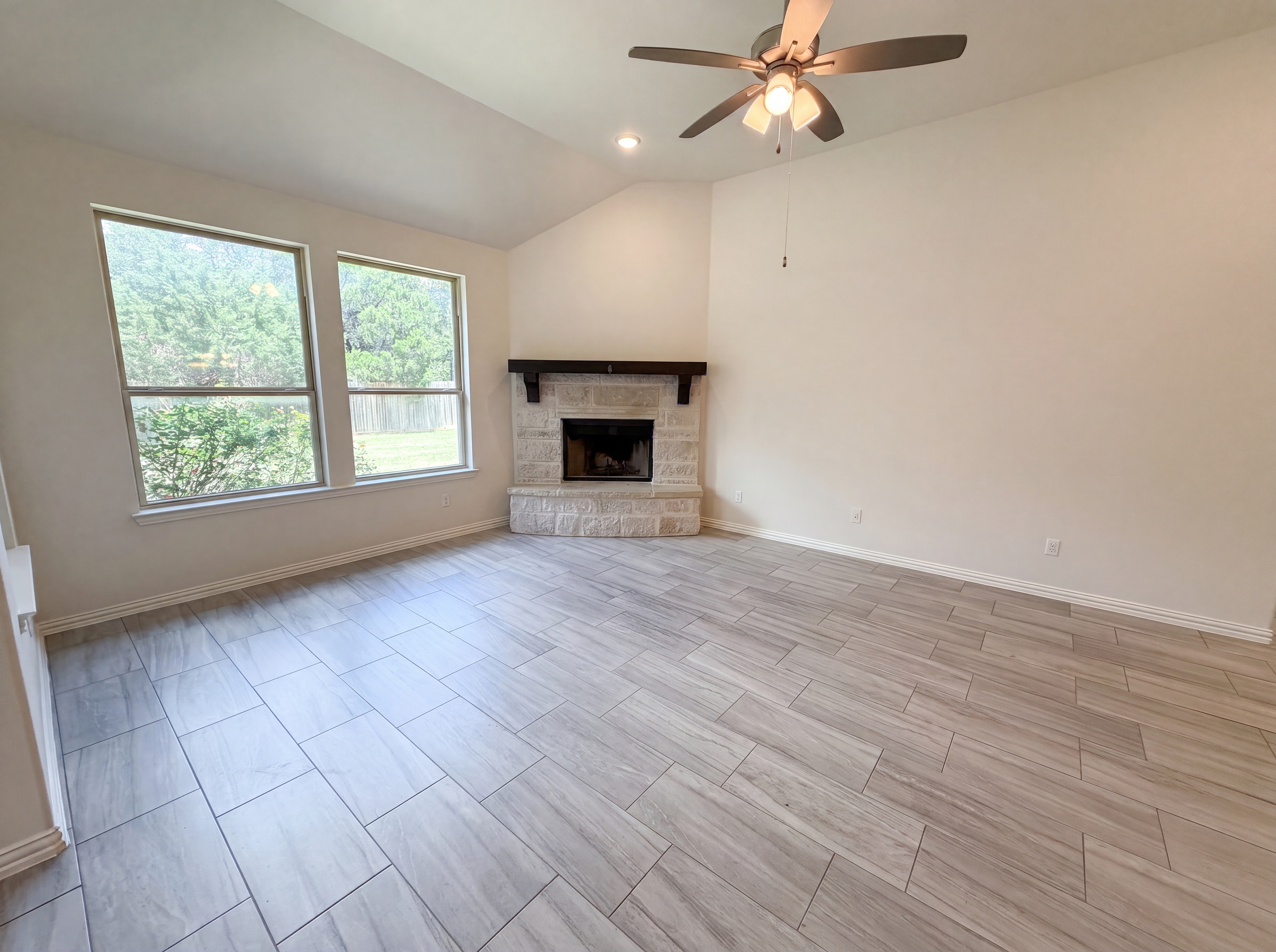Photo 9 of 27 of 316 Fannin Battleground Ln, Georgetown, TX