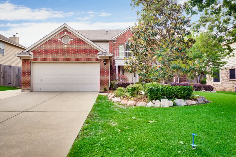 Photo 1 of 32 - 1532 Fuqua Dr, Flower Mound, TX 75028