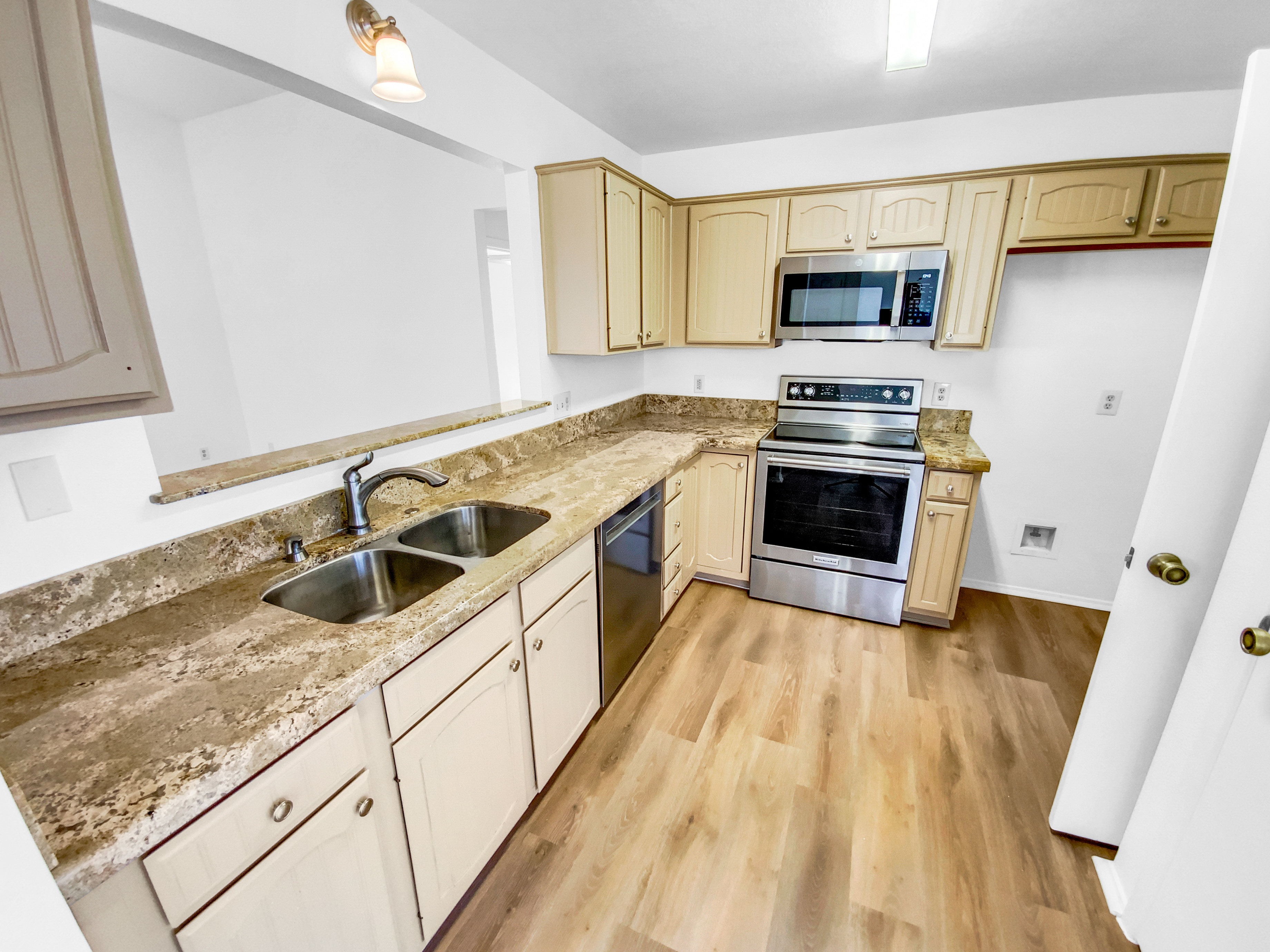 Photo 6 of 23 of 14950 W Rockrose Way, Surprise, AZ