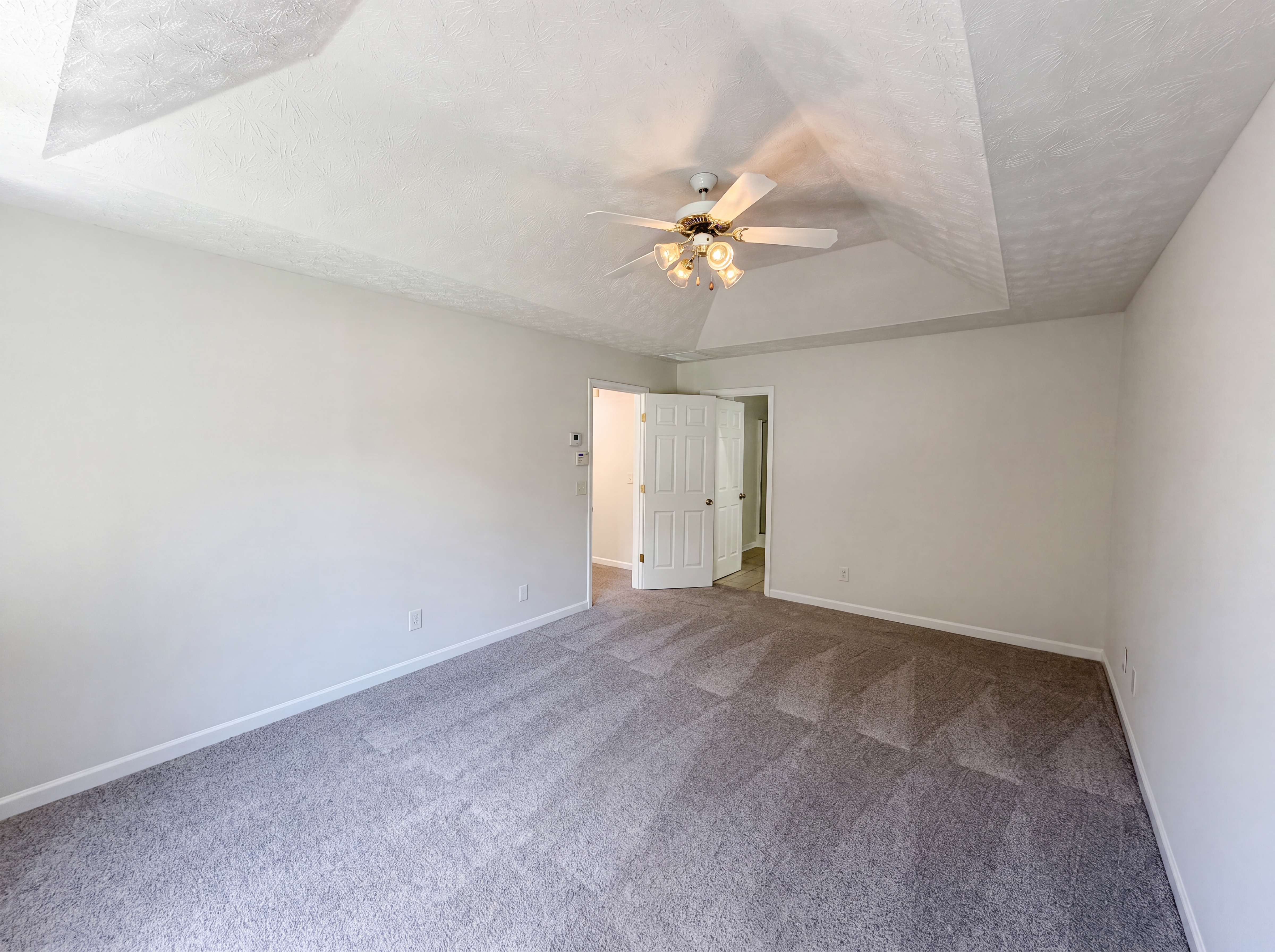 Photo 4 of 25 of 3582 Coveside Ct, Loganville, GA