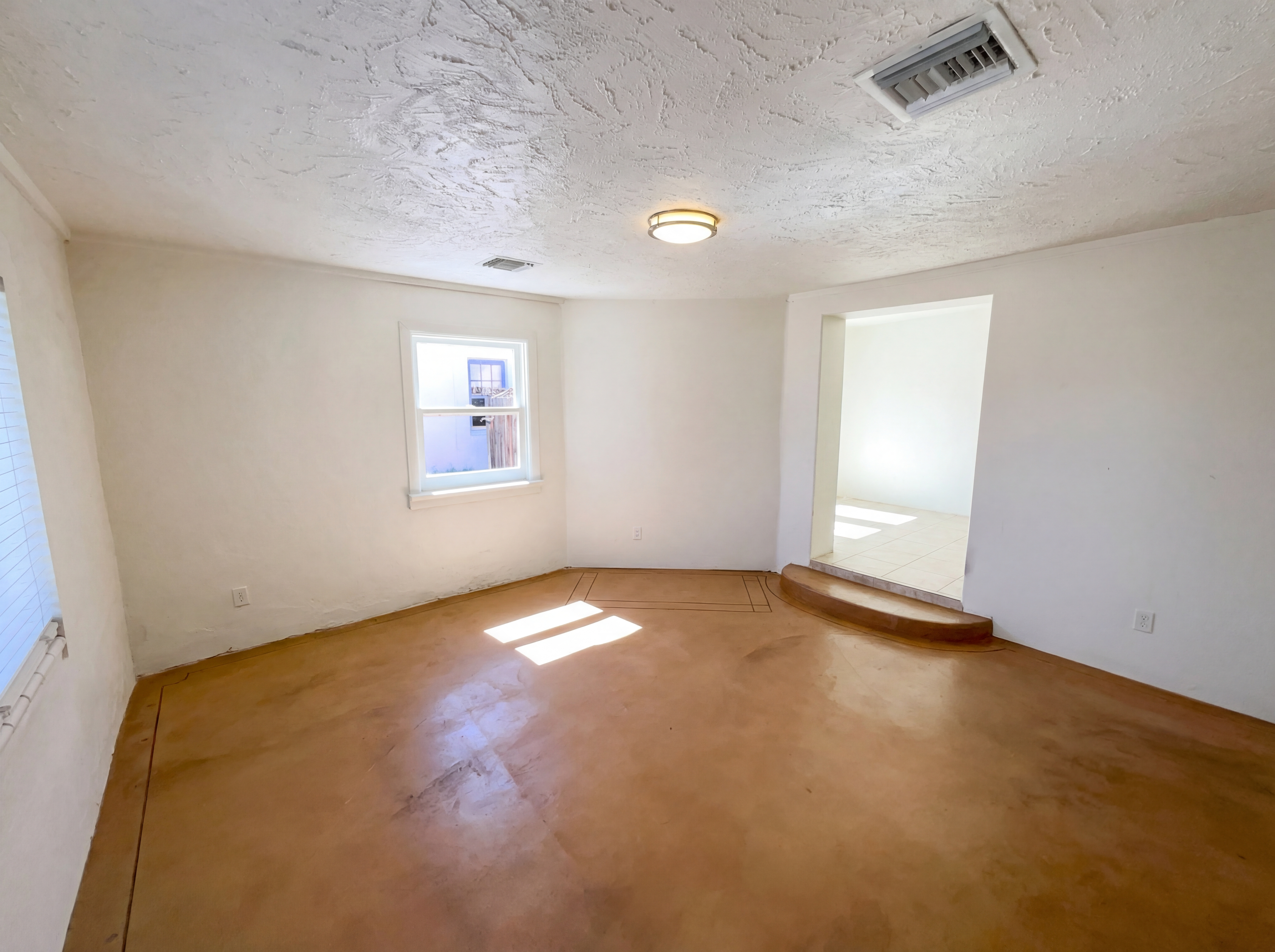 Photo 3 of 21 of 643 N Catalina Ave, Tucson, AZ
