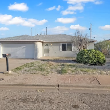 Property photo 1 of 803 Magnolia St