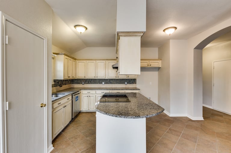 Photo 6 of 27 - 564 Dylan Ct, Azle, TX 76020