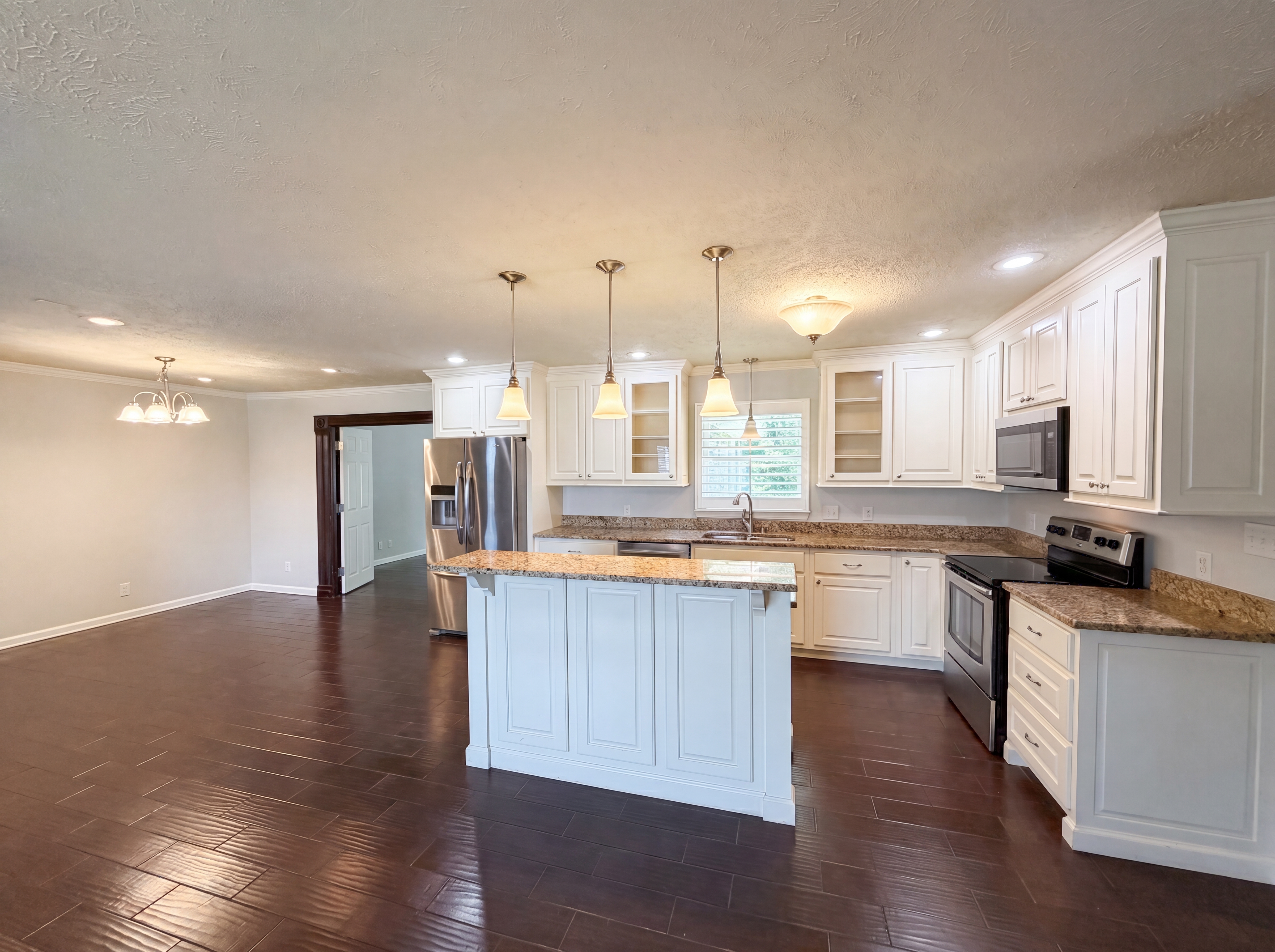 Photo 2 of 17 of 5416 Shipman Rd, Hope Mills, NC