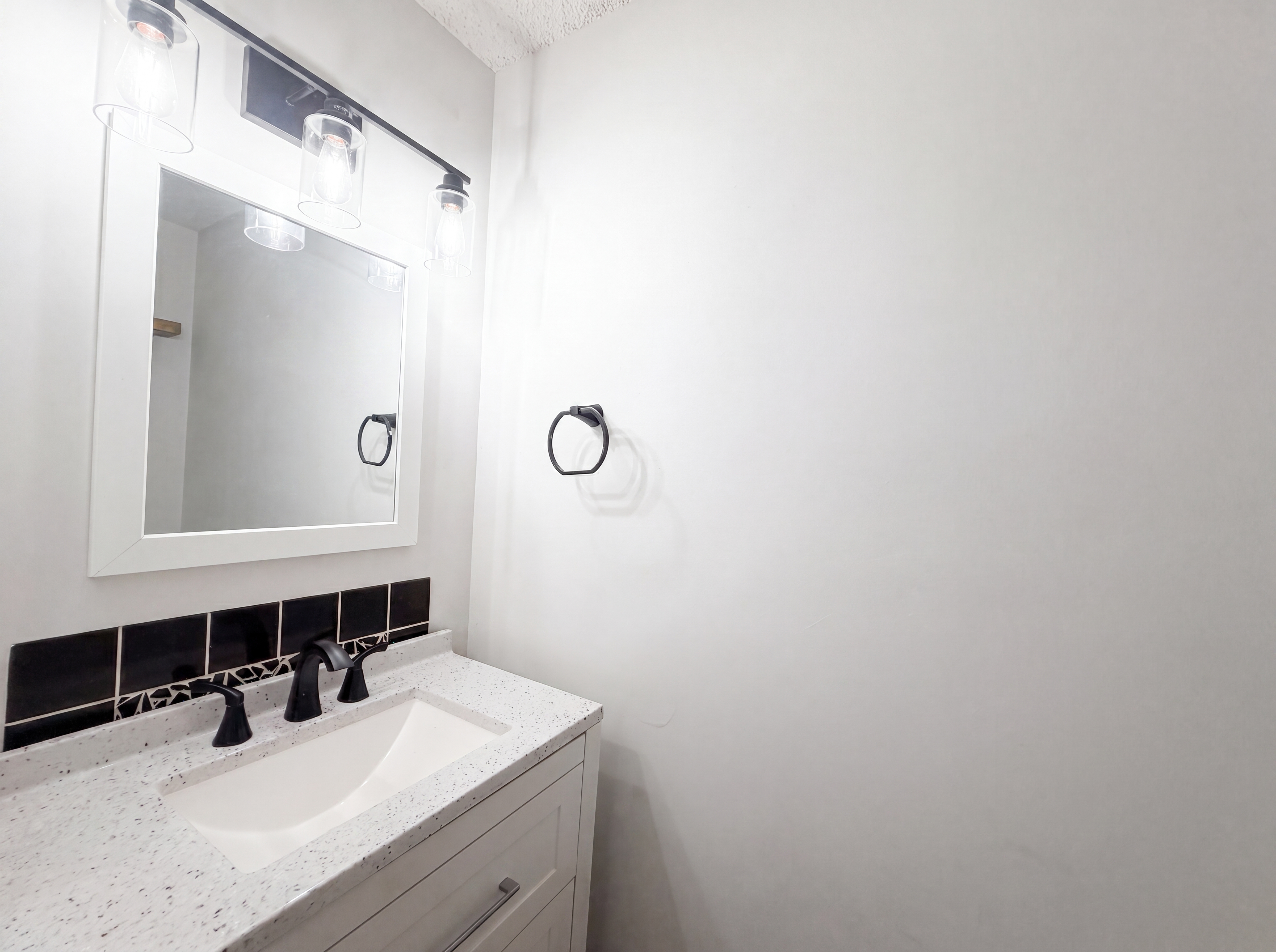 Photo 25 of 41 of 3581 Meadowgate Ct, Pickerington, OH