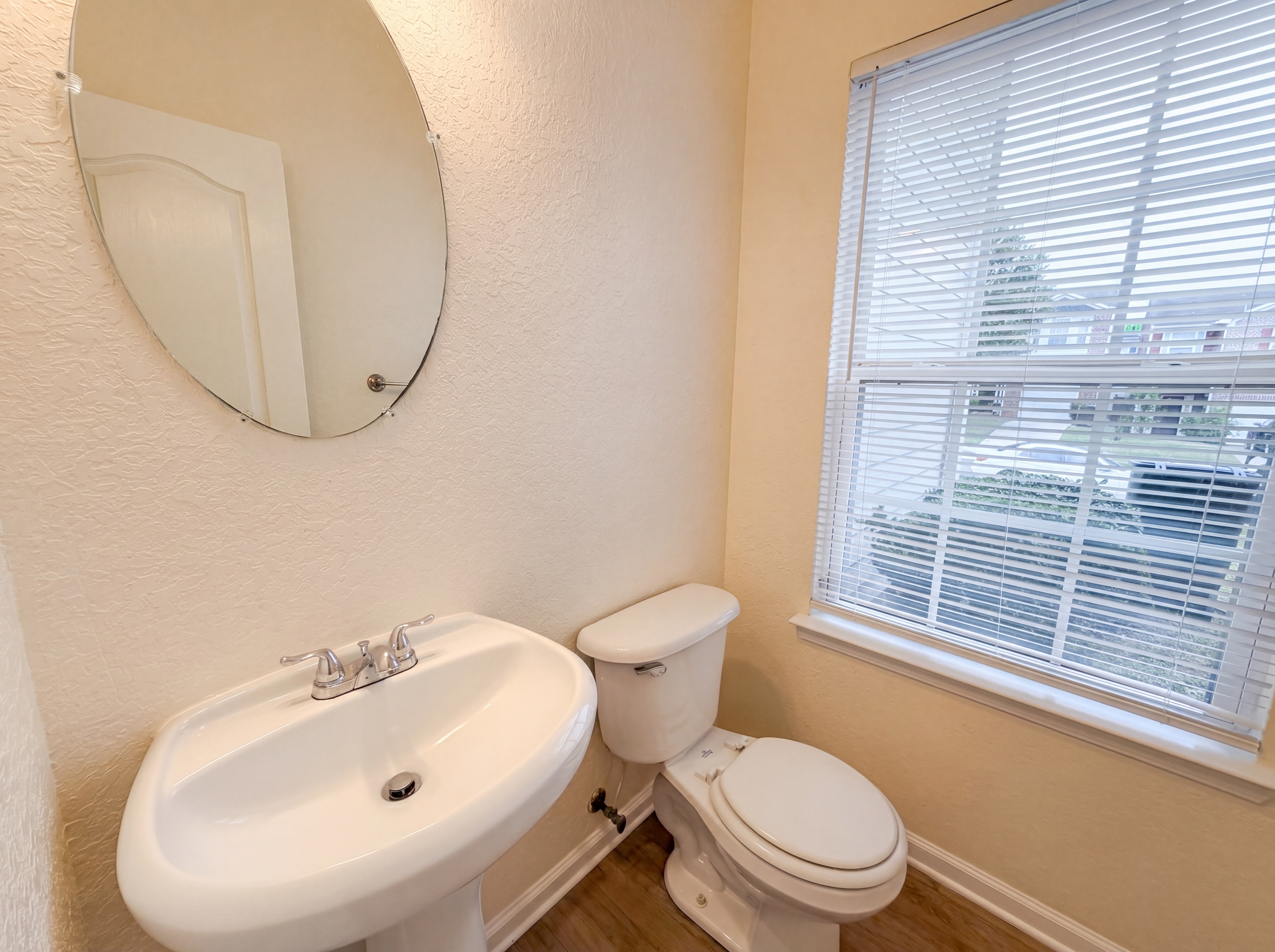 Photo 14 of 18 of 5080 Windsor Forrest Ln, Atlanta, GA
