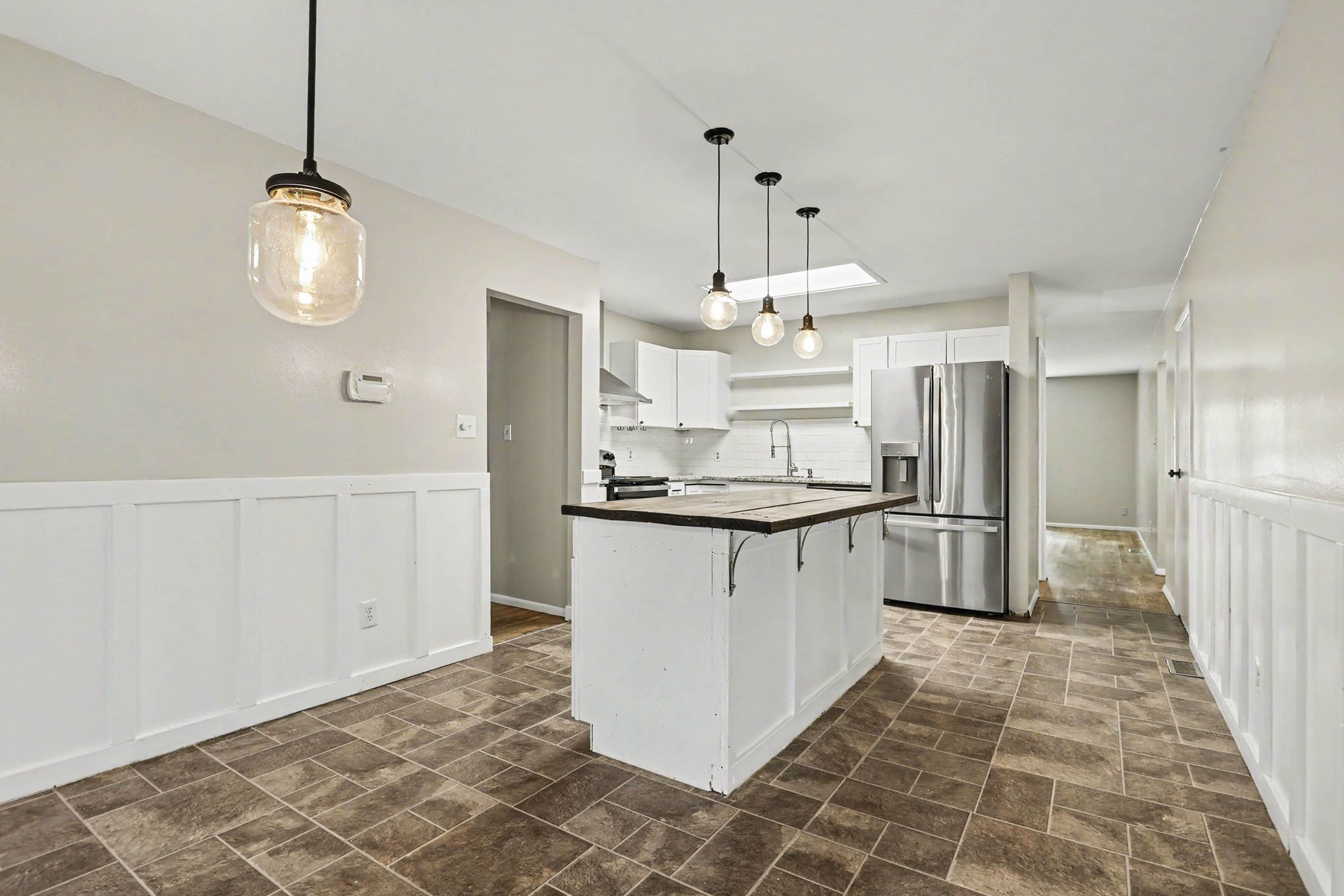 Photo 2 of 15 of 724 Chippewa Trl, Niles, MI