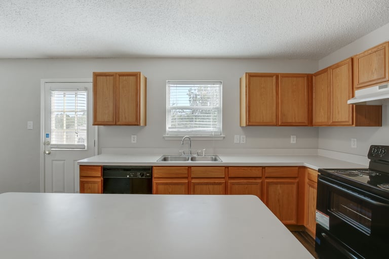 Photo 7 of 27 - 7924 Hidden Brook Dr, Fort Worth, TX 76120