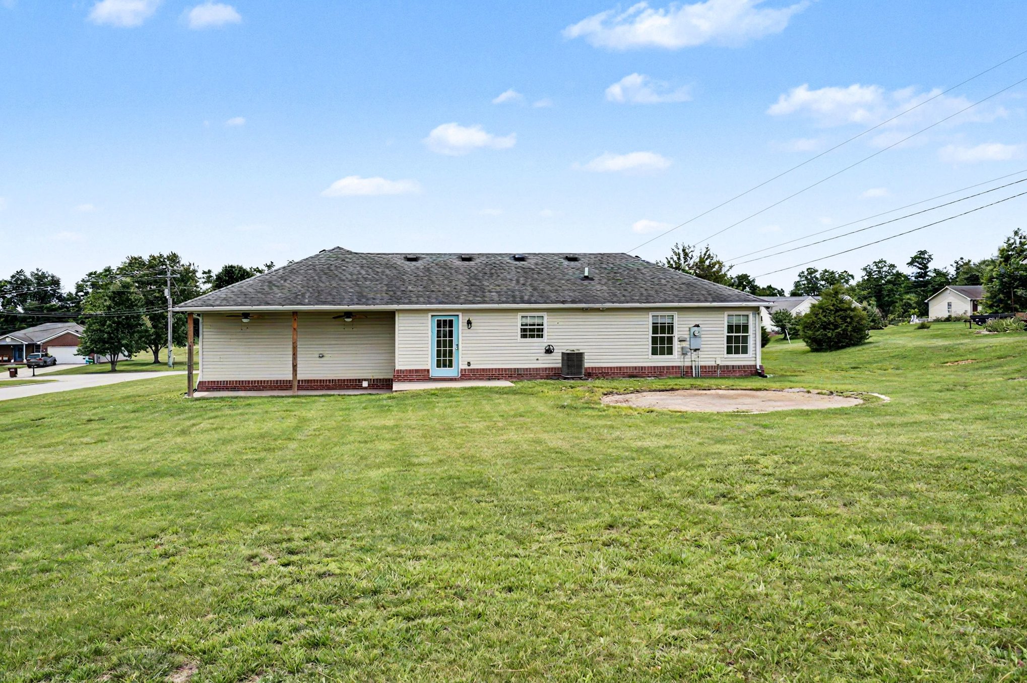 Photo 5 of 16 of 263 Creekwood Dr, Berea, KY